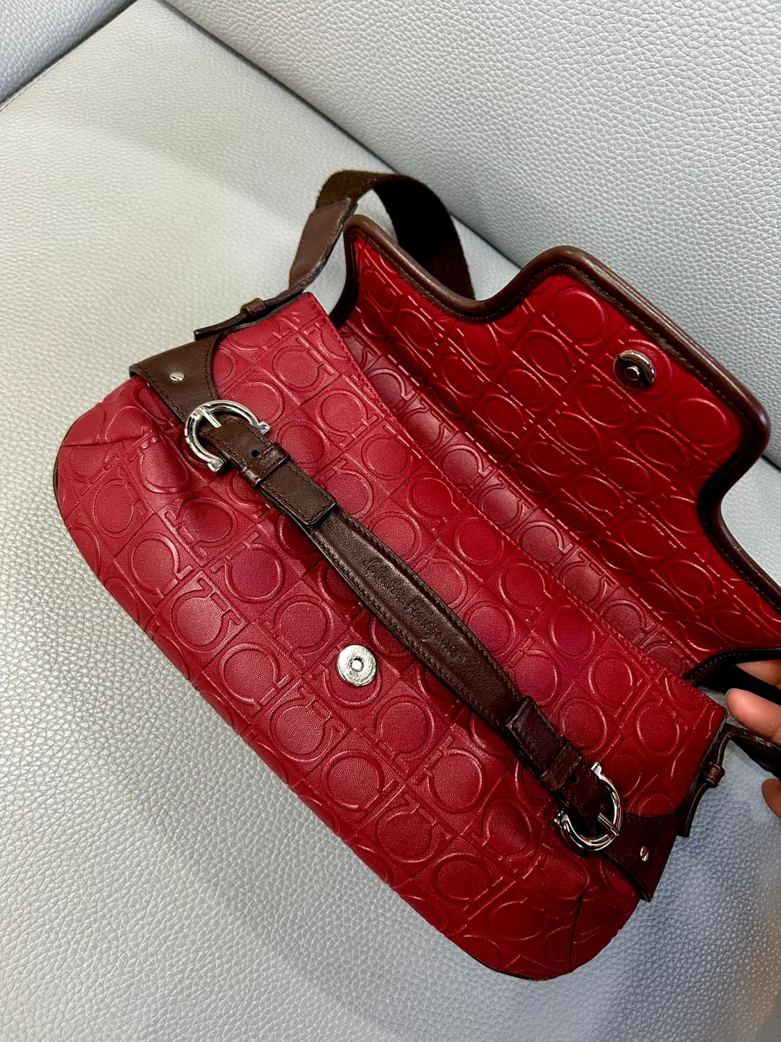 페라가모 간치니 패턴 숄더백 상품이미지7