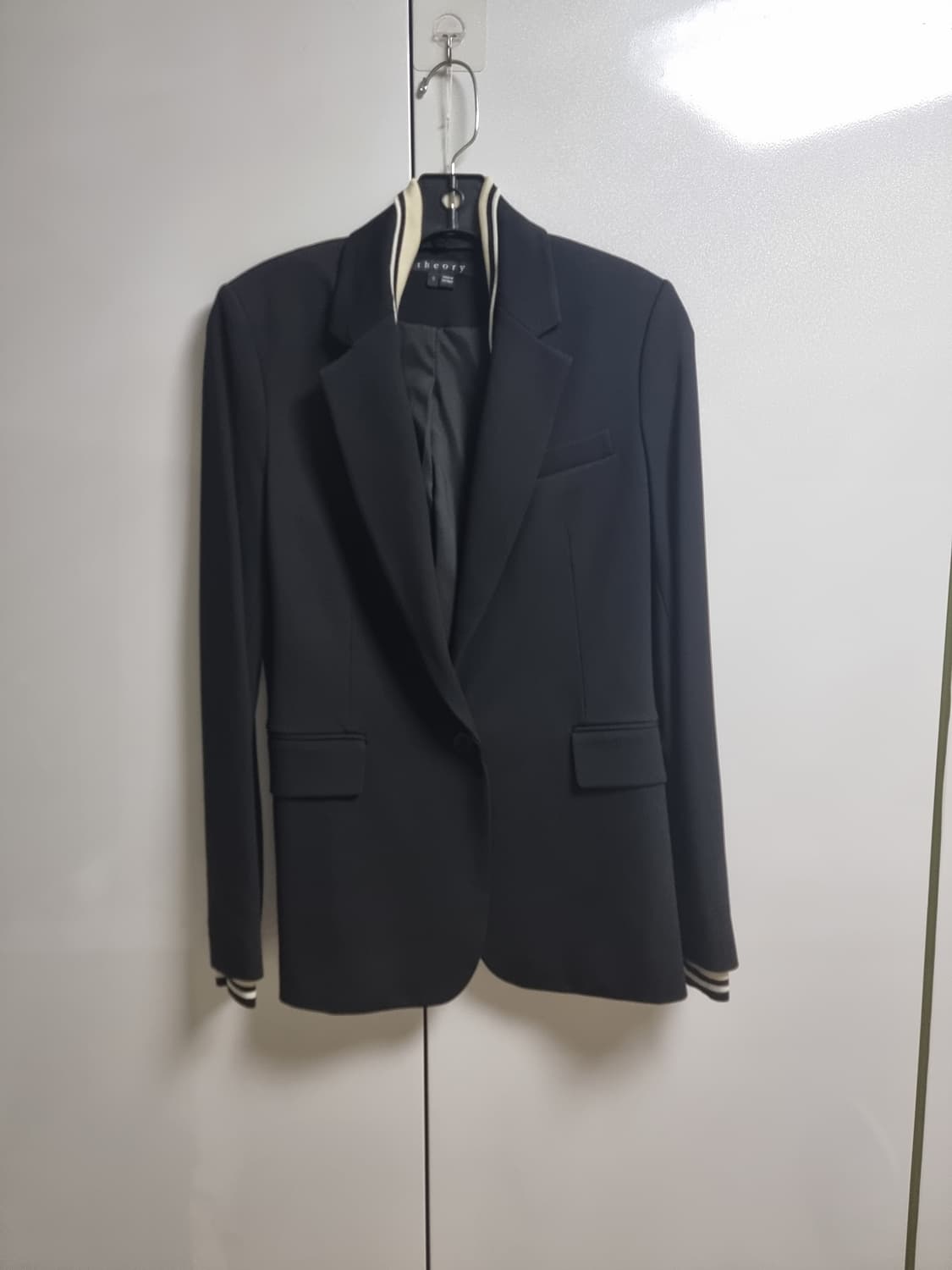 [미착용 새상품] 띠어리 시보리 배색 블레이저 0사이즈 상품이미지4