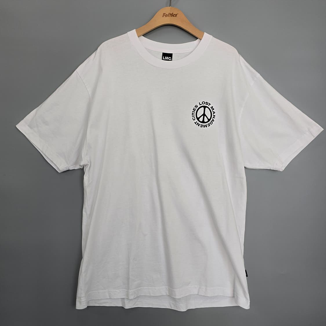 엘엠씨 LMC 피스 심볼 백프린팅 반팔티 XL 상품이미지1
