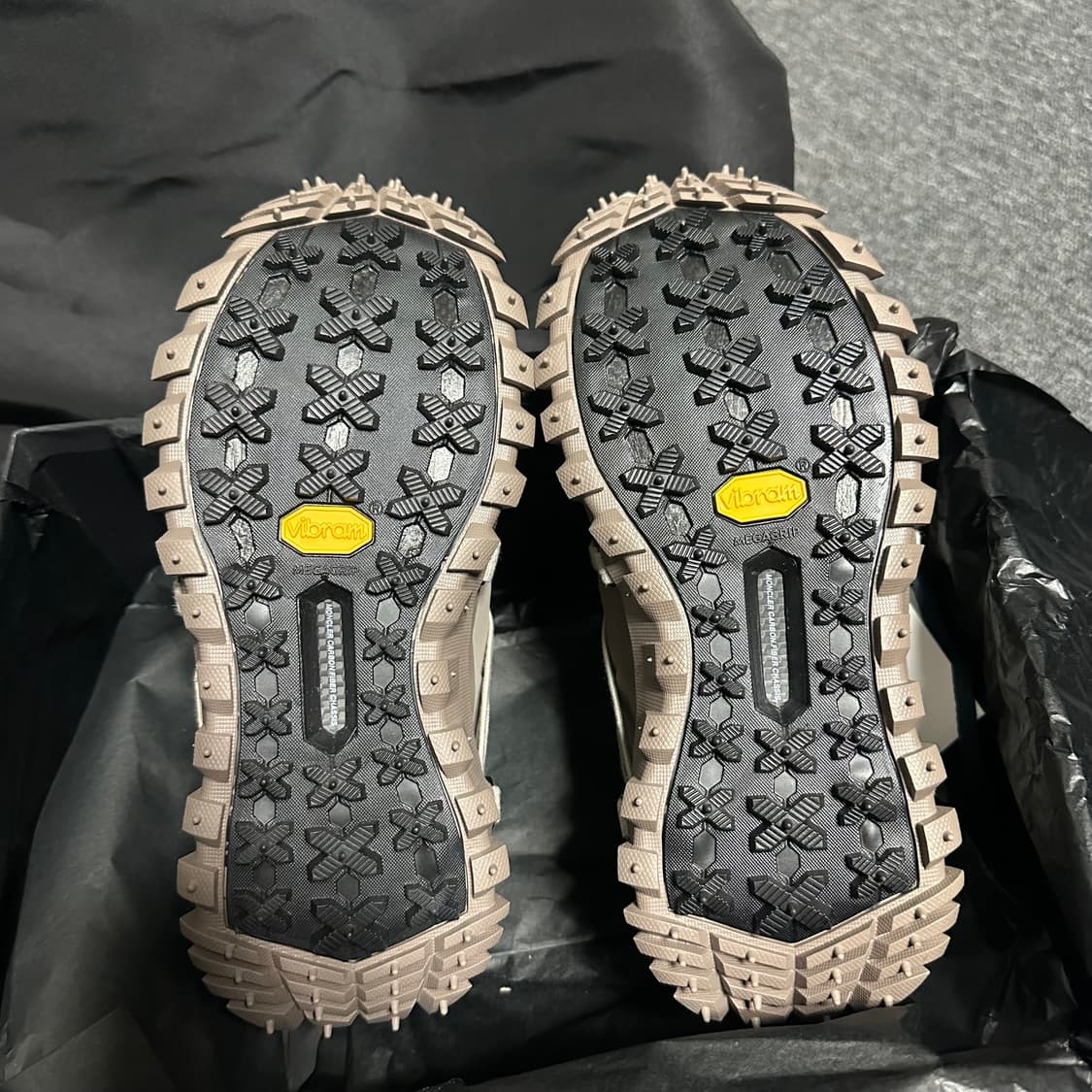 릭오웬스 몽클레어 24FW 트레일그립 메가레이스 상품이미지3