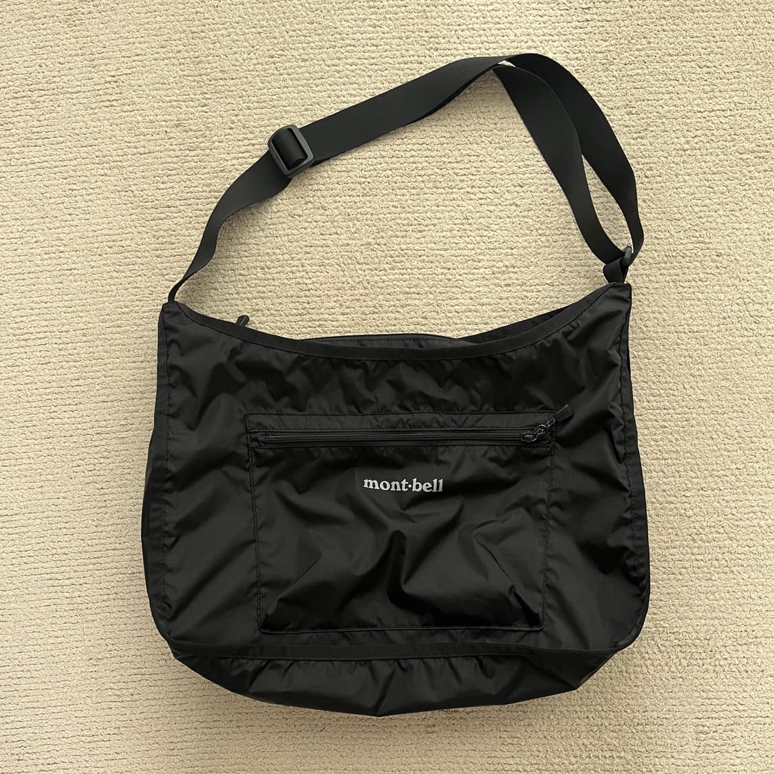 몽벨 라이트 웨이트 숄더 백 미디움 블랙 상품이미지2