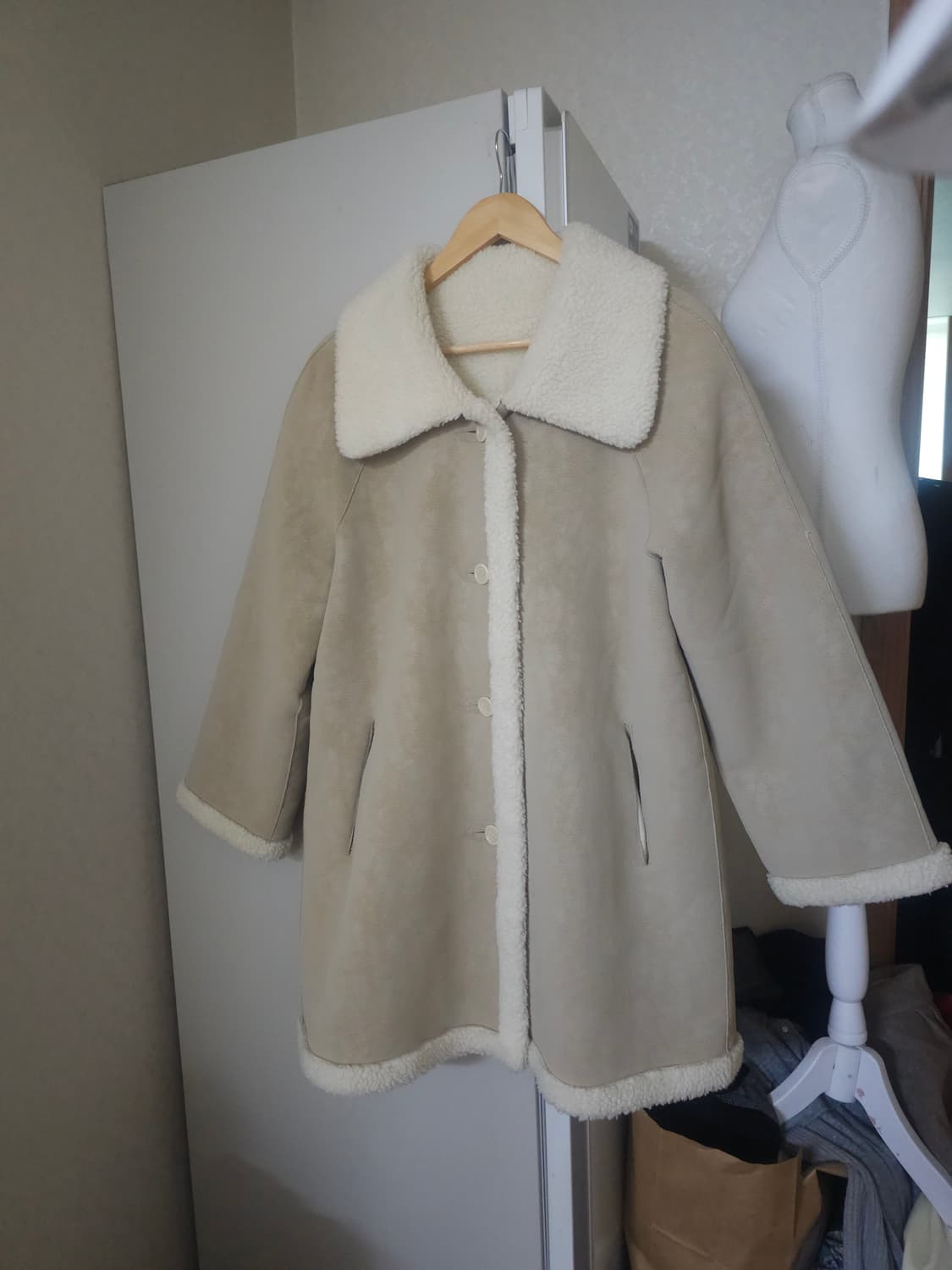 아뜨랑스 리버시블 하프 무스탕 상품이미지3