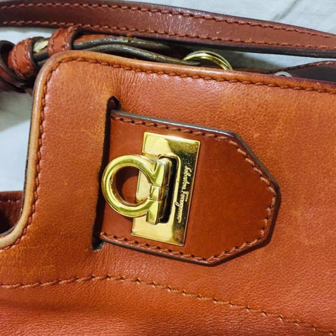 페라가모 숄더백 상품이미지2