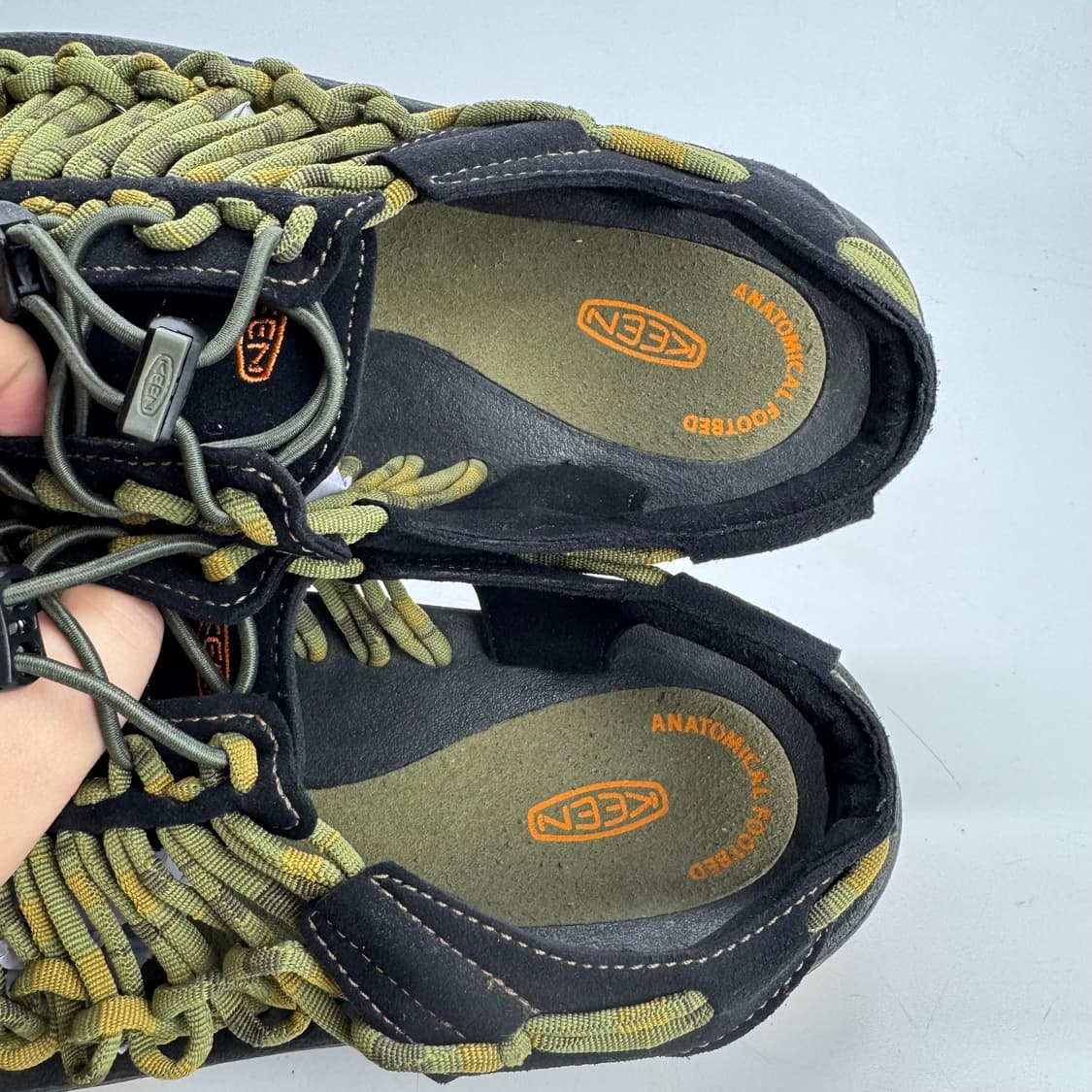KEEN 킨 유니크 샌들 카키 280 상품이미지5
