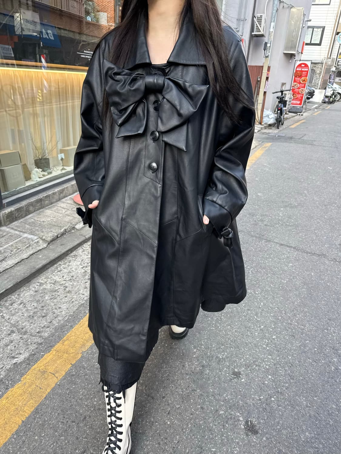 리본 디테일 비건 레더 롱 코트 상품이미지9