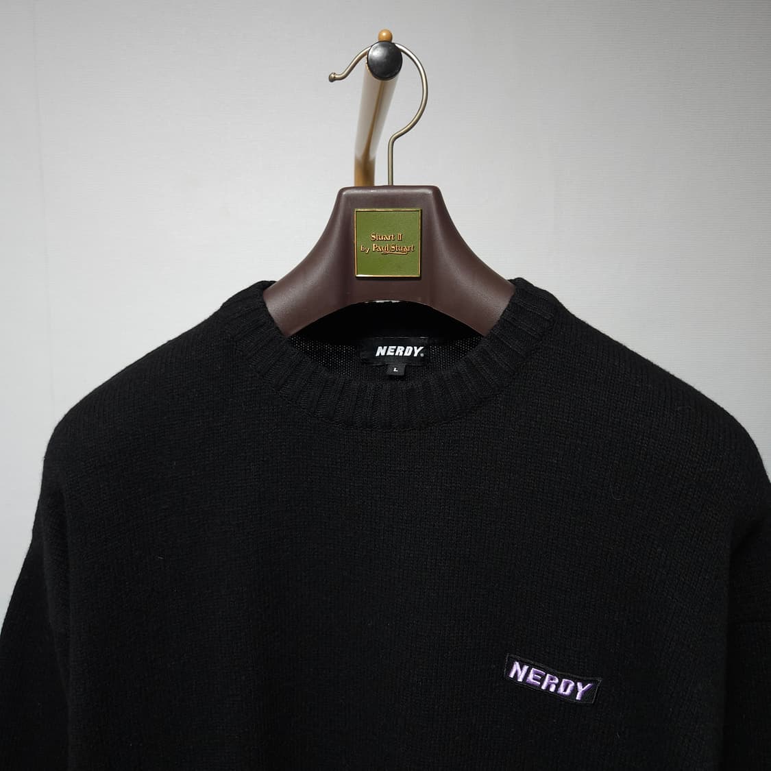 L ) 널디 백로고 크루넥 니트 상품이미지5