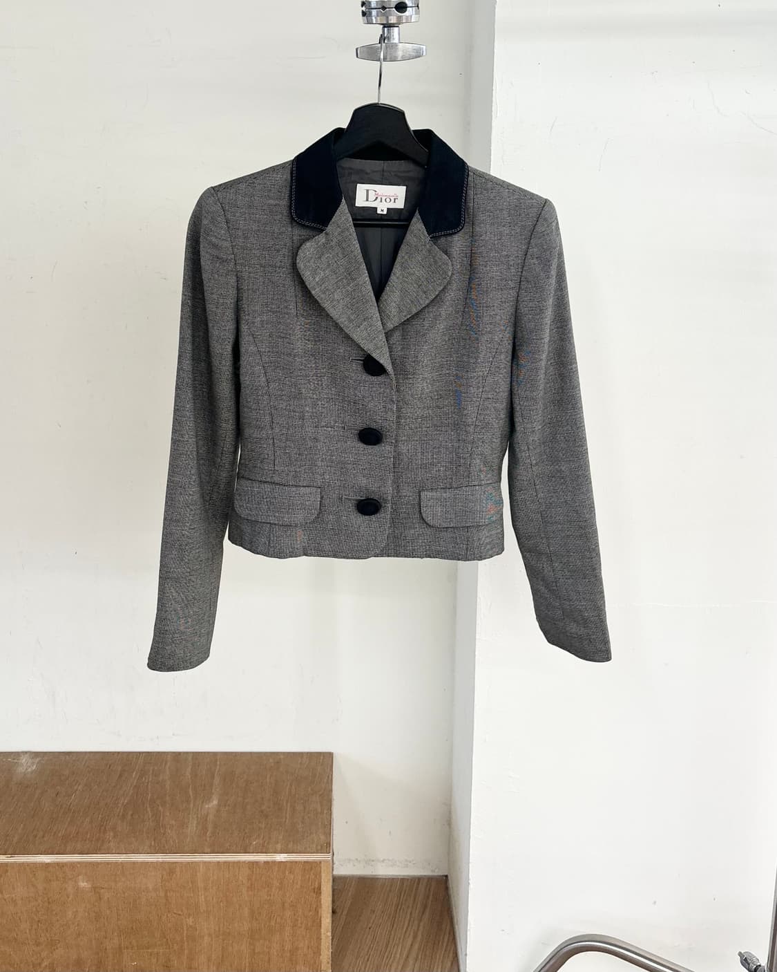 디올 블랙 벨벳 카라 그레이 체크 자켓 상품이미지1