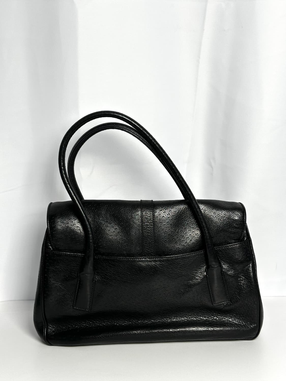 페라가모 간치니 레더 토트백 블랙 상품이미지4