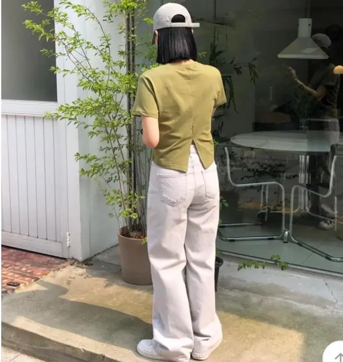 백 슬릿 반팔티 올리브 상품이미지2