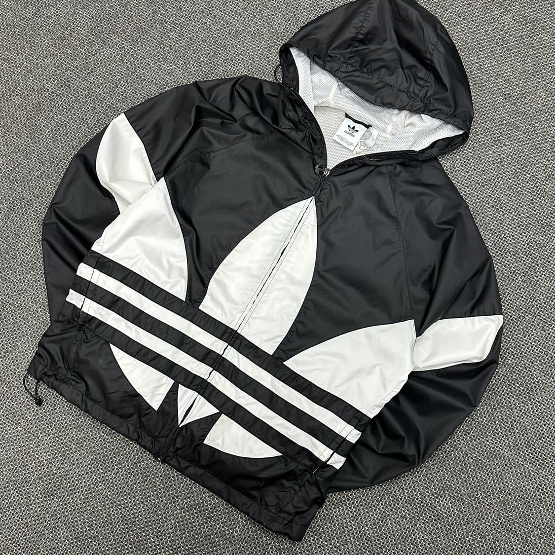 아디다스 신형 빅트레포일 빈티지 바람막이 M 상품이미지3