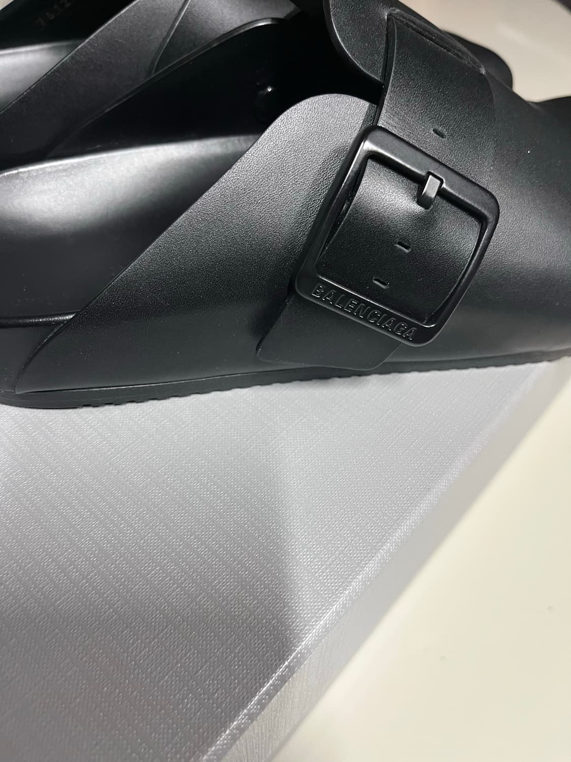 발렌시아가 24ss 선데이 뮬 카프스킨 40사이즈 상품이미지6