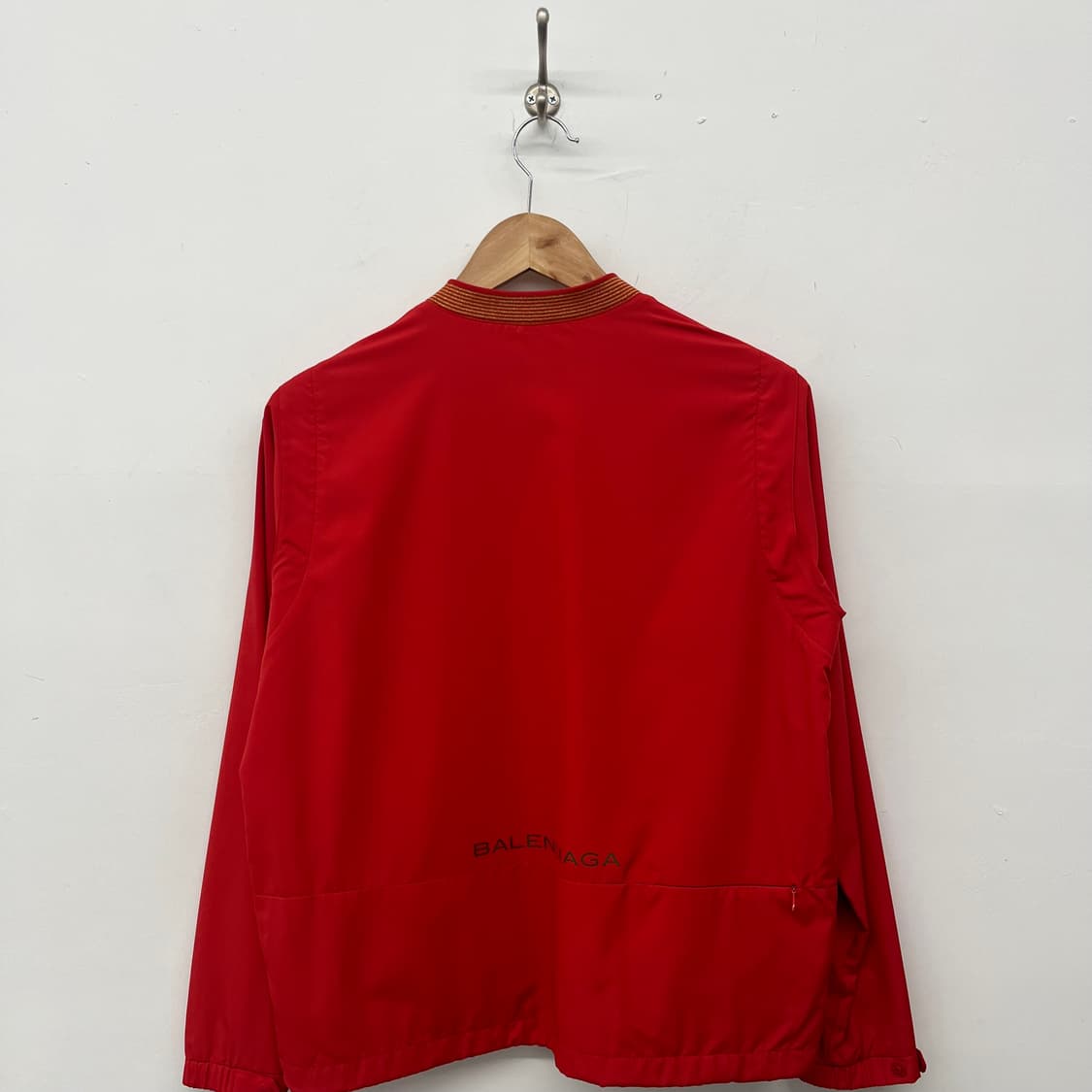 발렌시아가 레드 V넥 긴팔 티셔츠 남M 상품이미지6