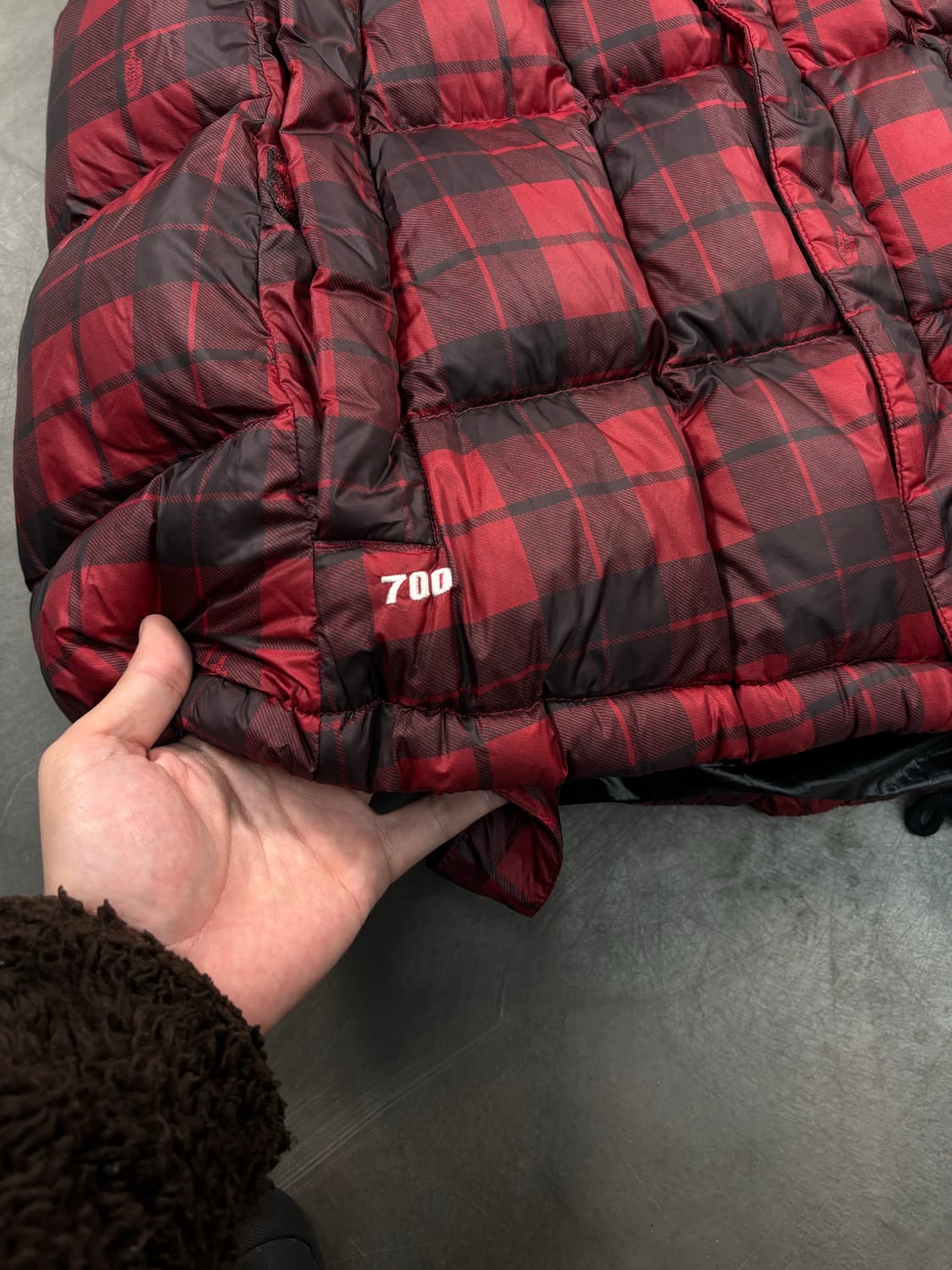 노스페이스 체크 패딩 케이프 상품이미지3