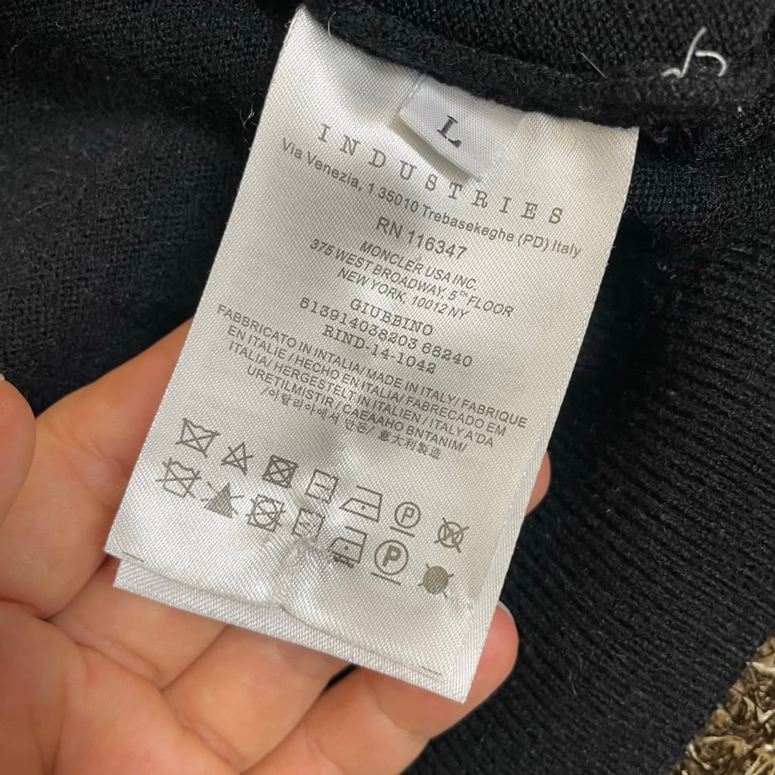 몽클레어 Moncler 블랙 로고 패치 카라 니트  L 상품이미지4