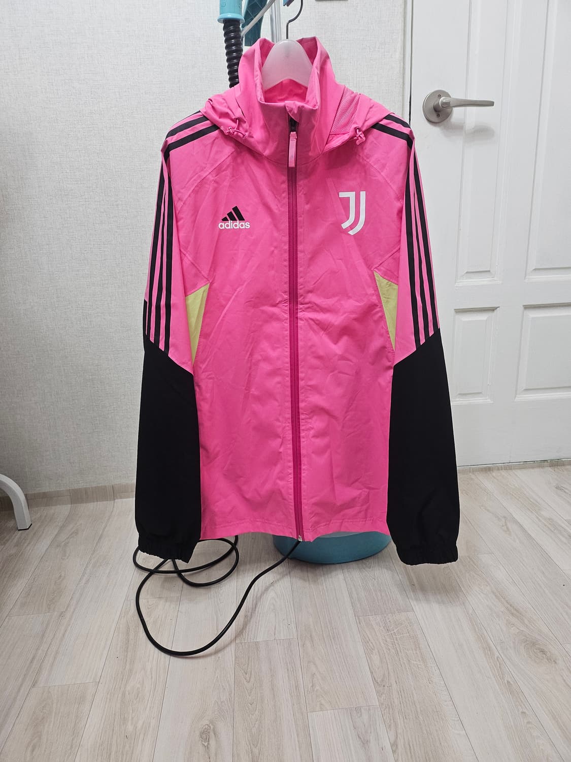 (105~110)XL☆우주매물☆아디다스 유벤투스[연핑검]레인자켓 바람막이 상품이미지1