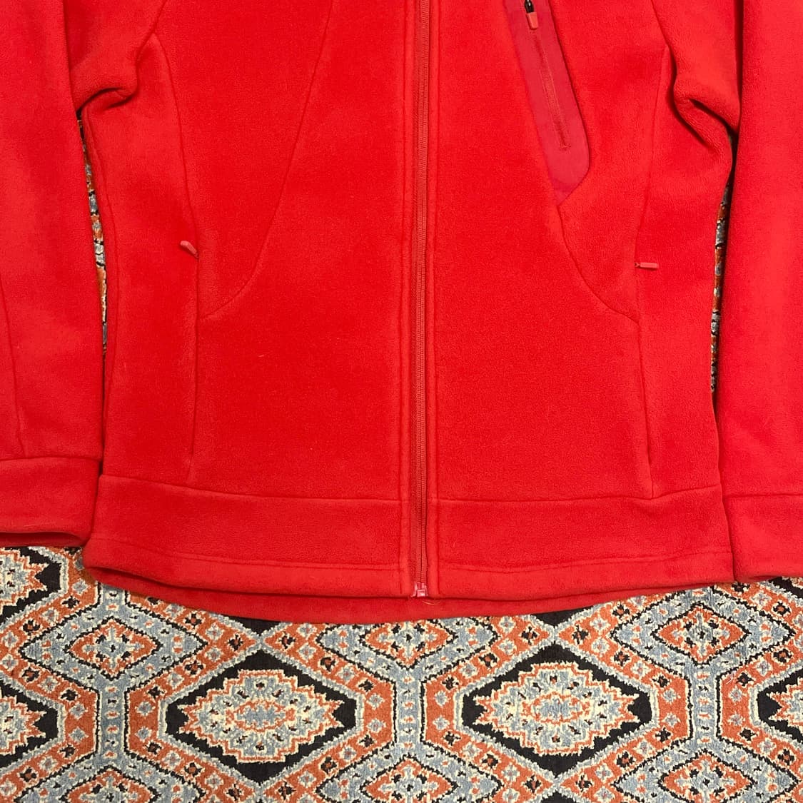 데상트 레드 플리스 후드집업 남성100 상품이미지3