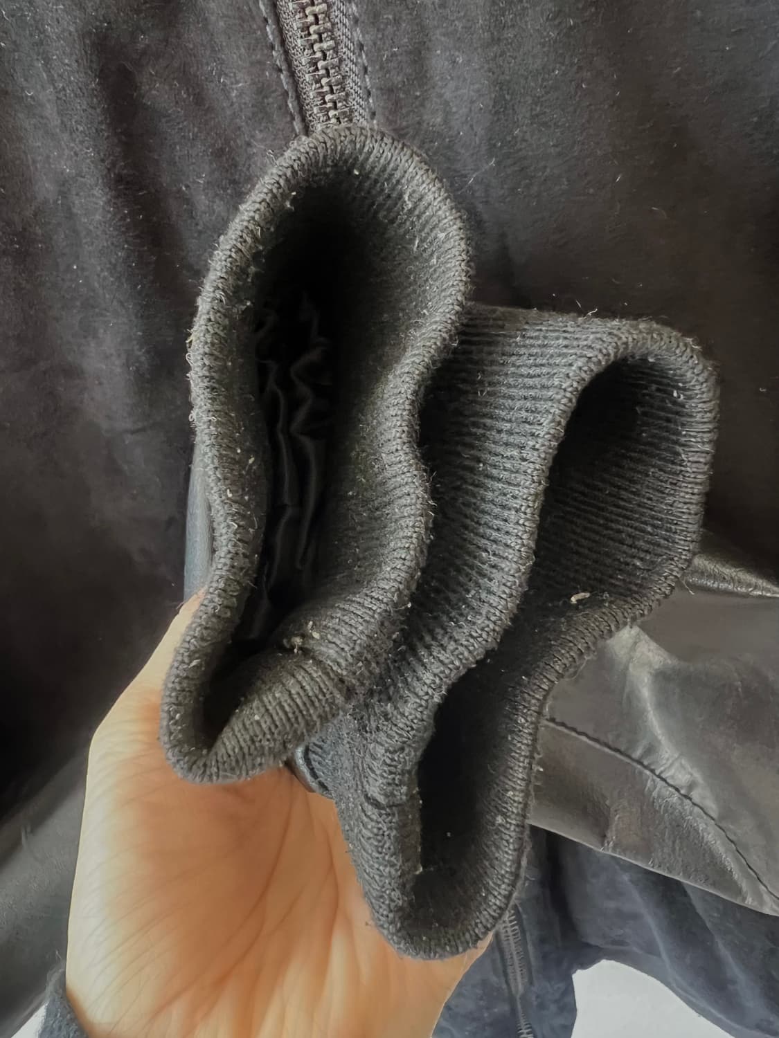 자라 남성 블랙 염소가죽 스웨이드믹스 바시티점퍼 상품이미지4