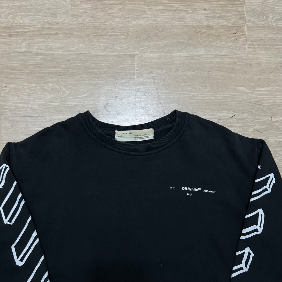 오프화이트 애로우 로고 프린팅 맨투맨 [블랙] M/95 상품이미지2