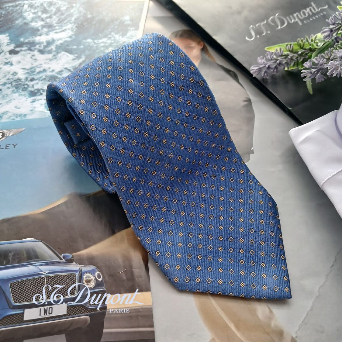 듀퐁 실크 블루 다이아몬드 패턴 넥타이 8.6cm A등급 A18791
 상품이미지1