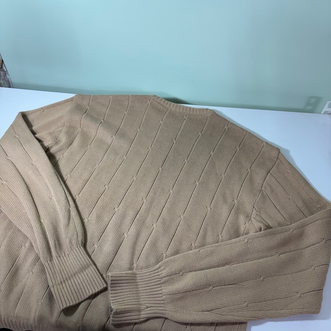 105 게스 베이지 꽈배기니트 상품이미지4