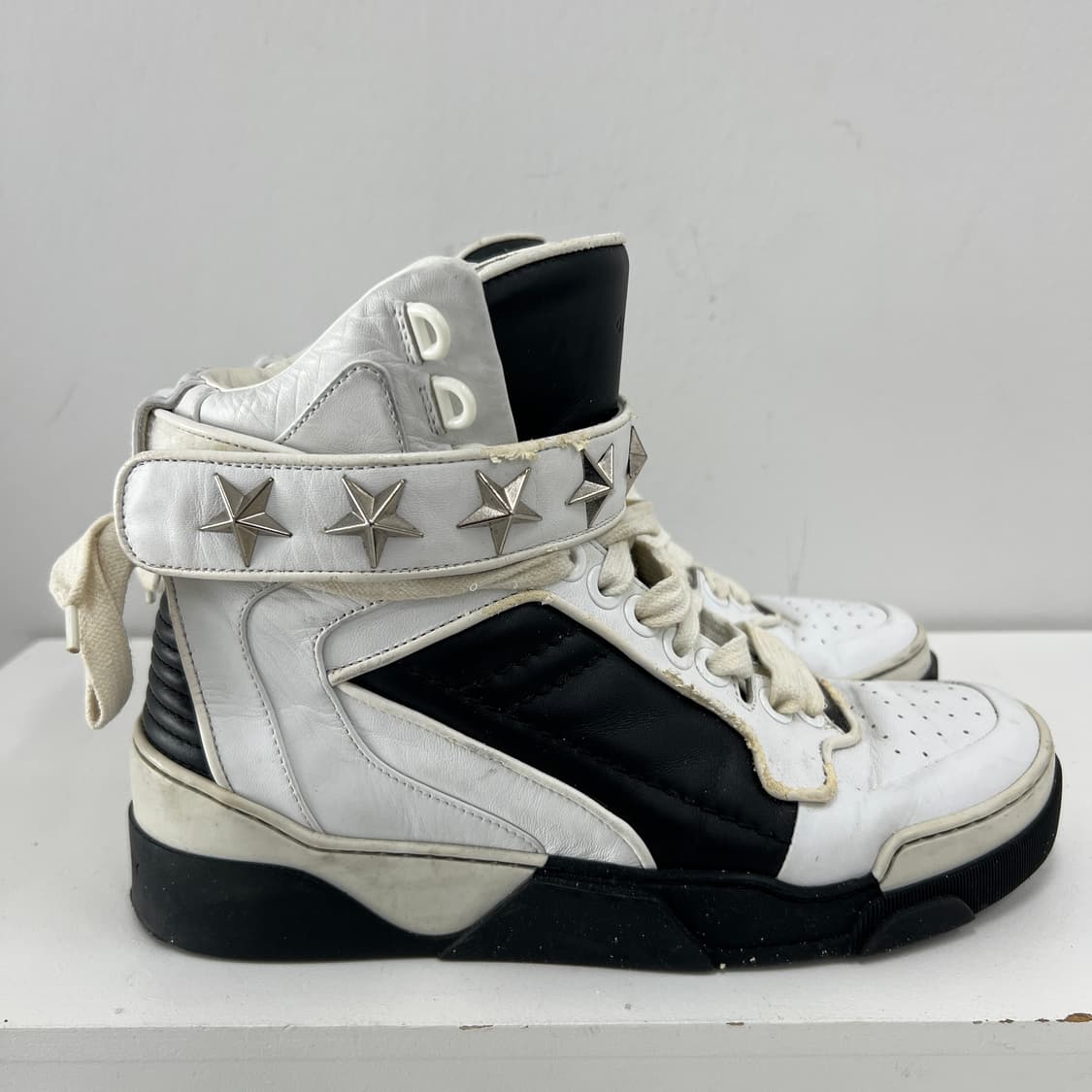 지방시 타이슨 스타 스터드 하이탑 스니커즈 40 상품이미지4