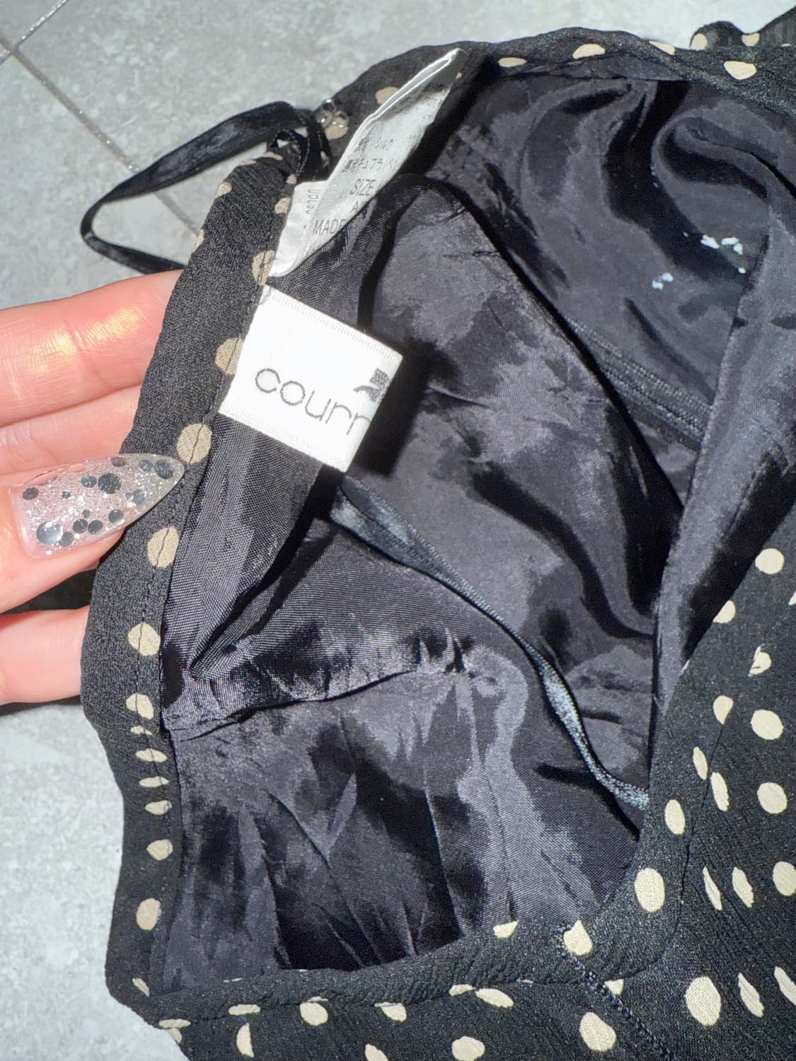 블랙 러플 카라 자켓 & 블랙 프릴 7부탑 & 꾸레쥬 도트 스커트 상품이미지7