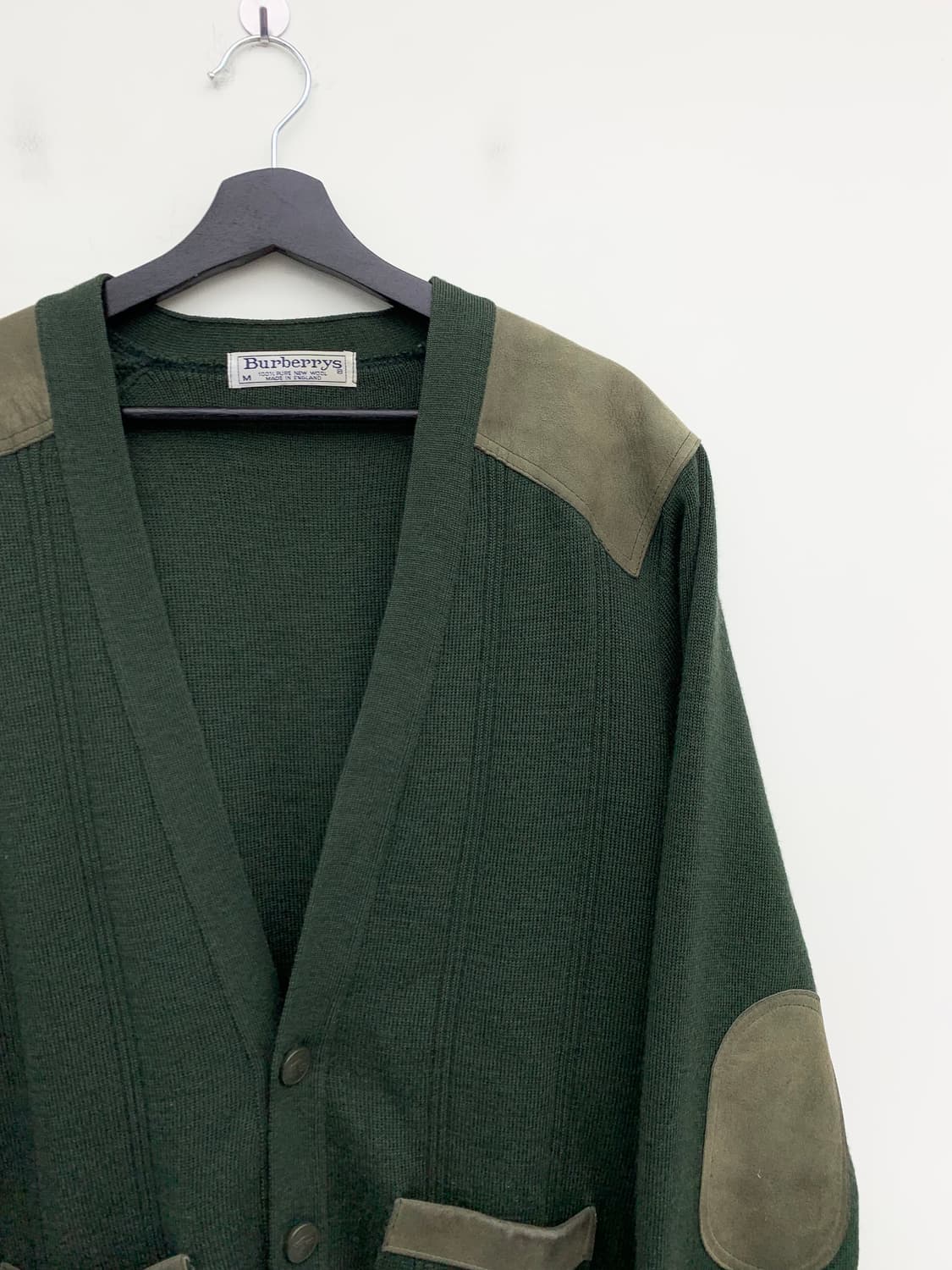 버버리 카키 그린 코만도 스웨이드 패치 가디건 상품이미지3