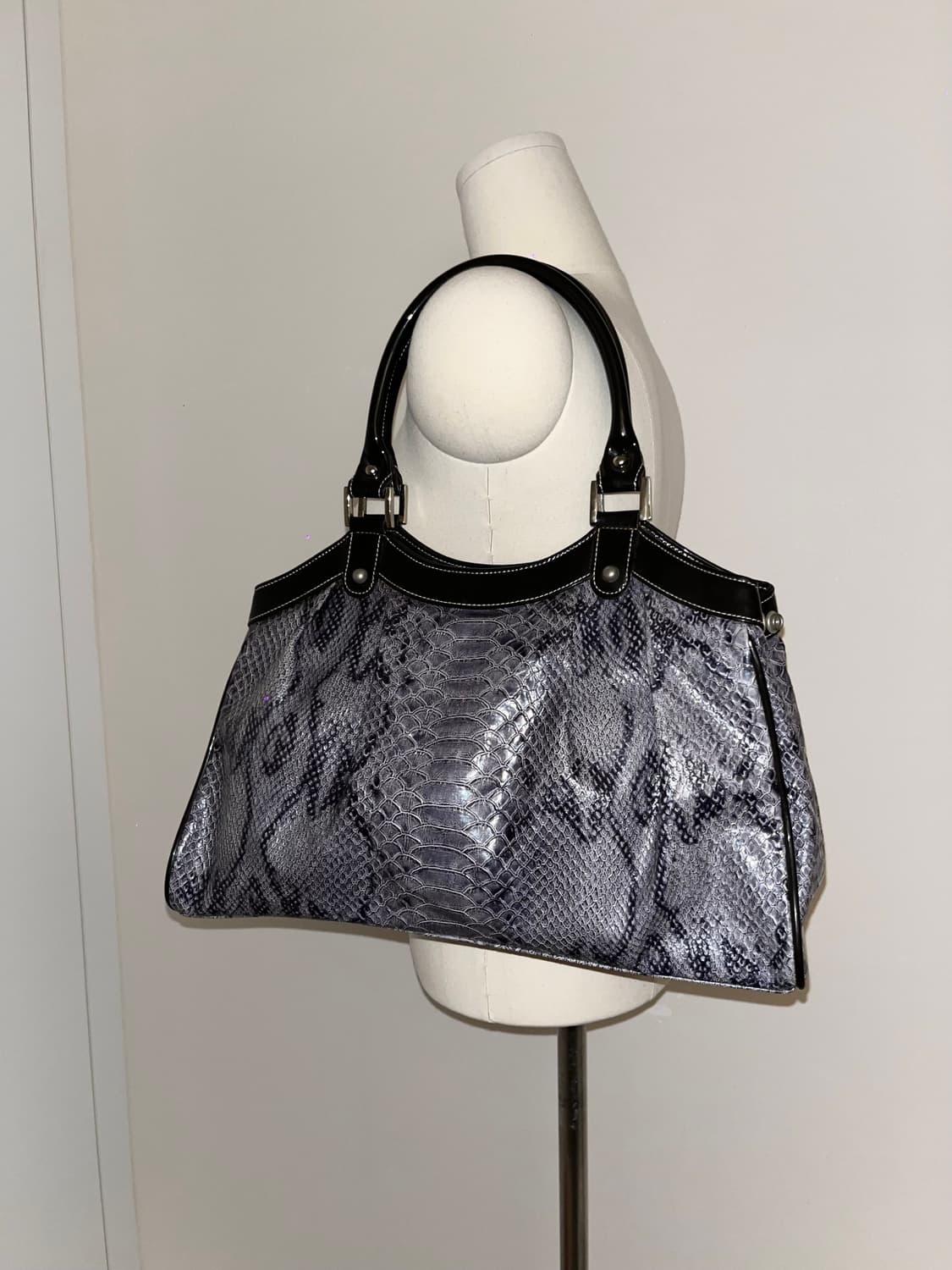 Olivia Lauren leather Shoulder bag 상품이미지3