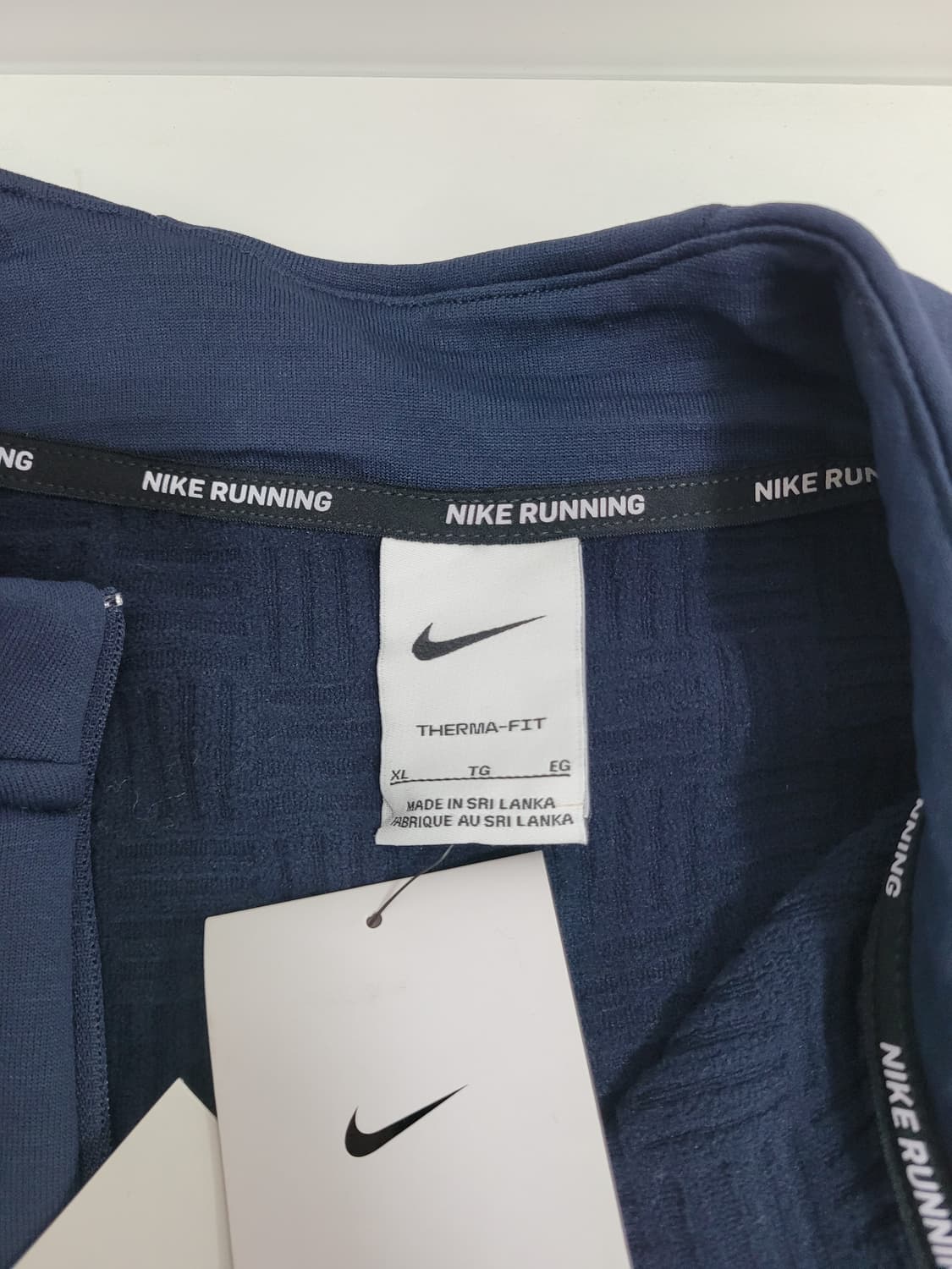 (새상품) NIKE 23SS 나이키 써마 핏 발수 러닝탑 / 남 XL 상품이미지8