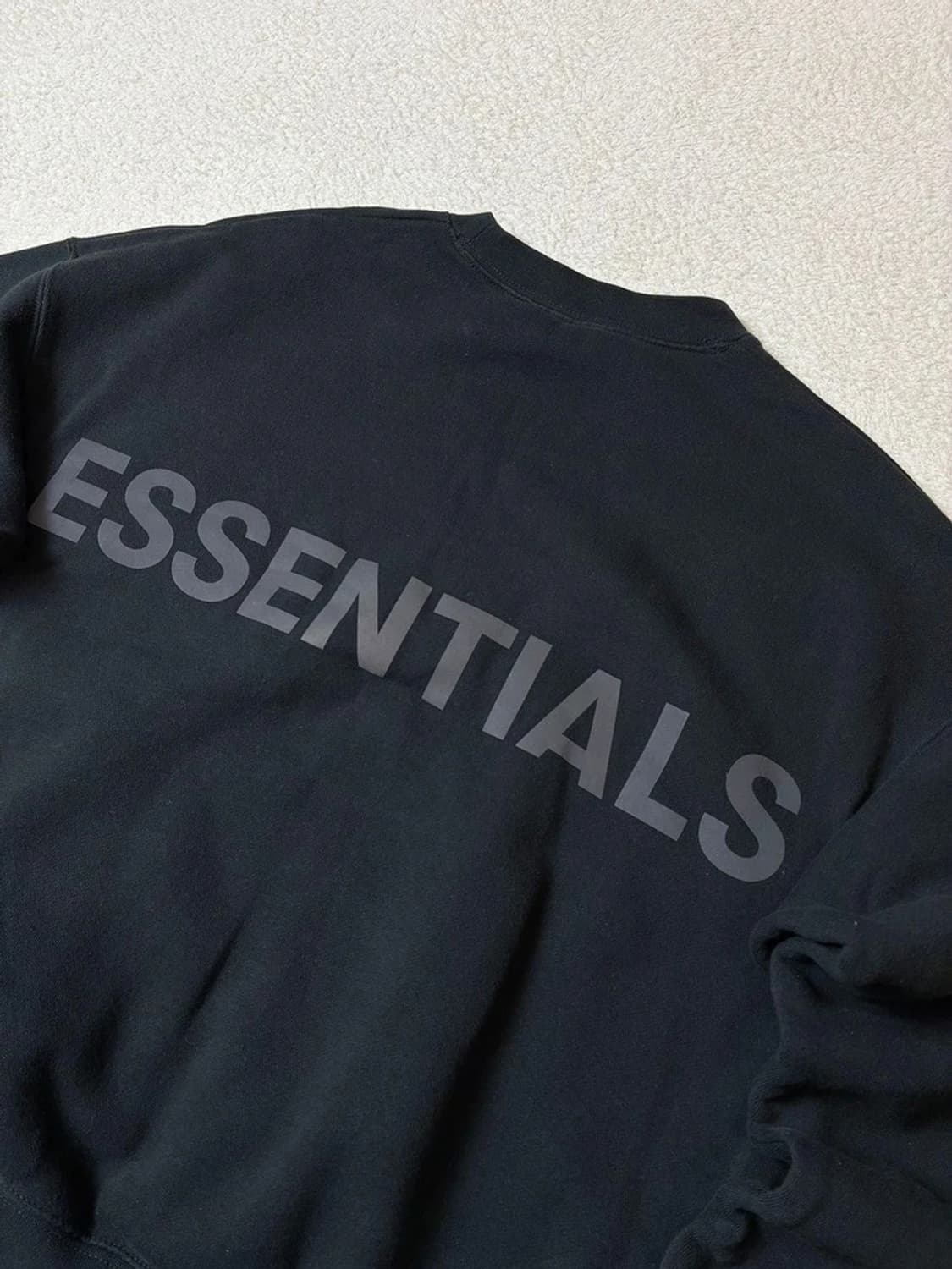 에센셜 피어오브갓 리플렉티브 백로고 맨투맨 PN7039 상품이미지2