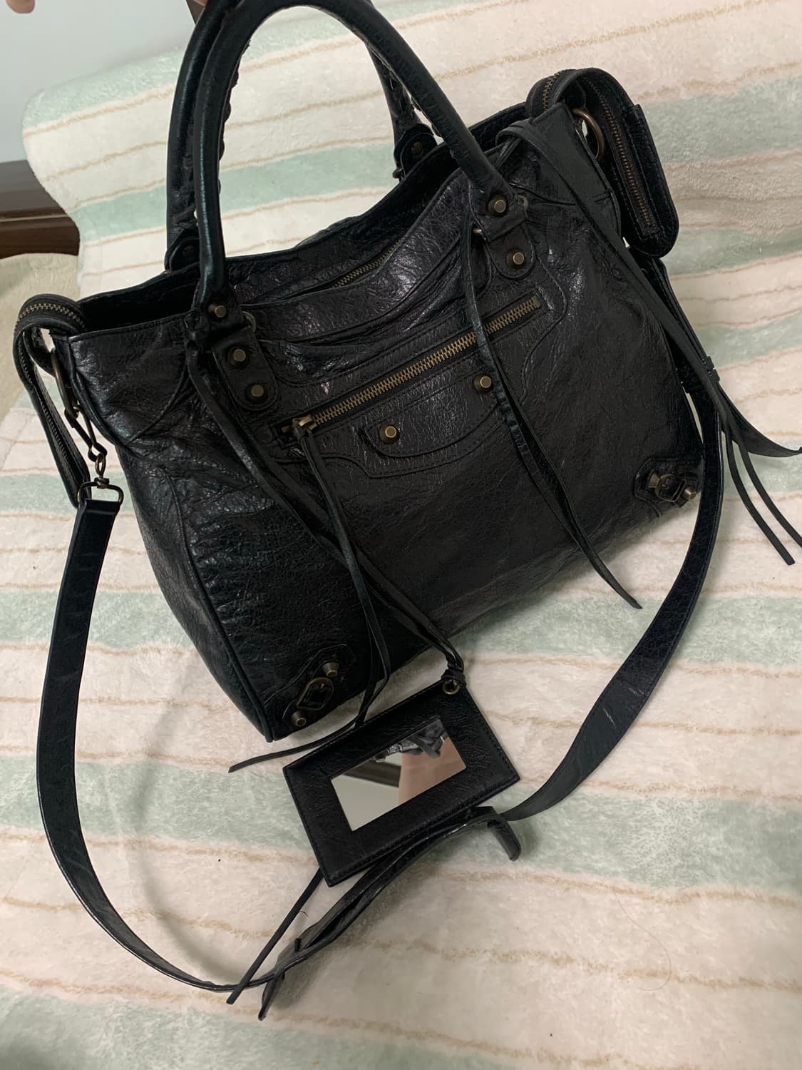 발렌시아가 시티백 블랙 크로스 가능 모터백 정품 상품이미지2