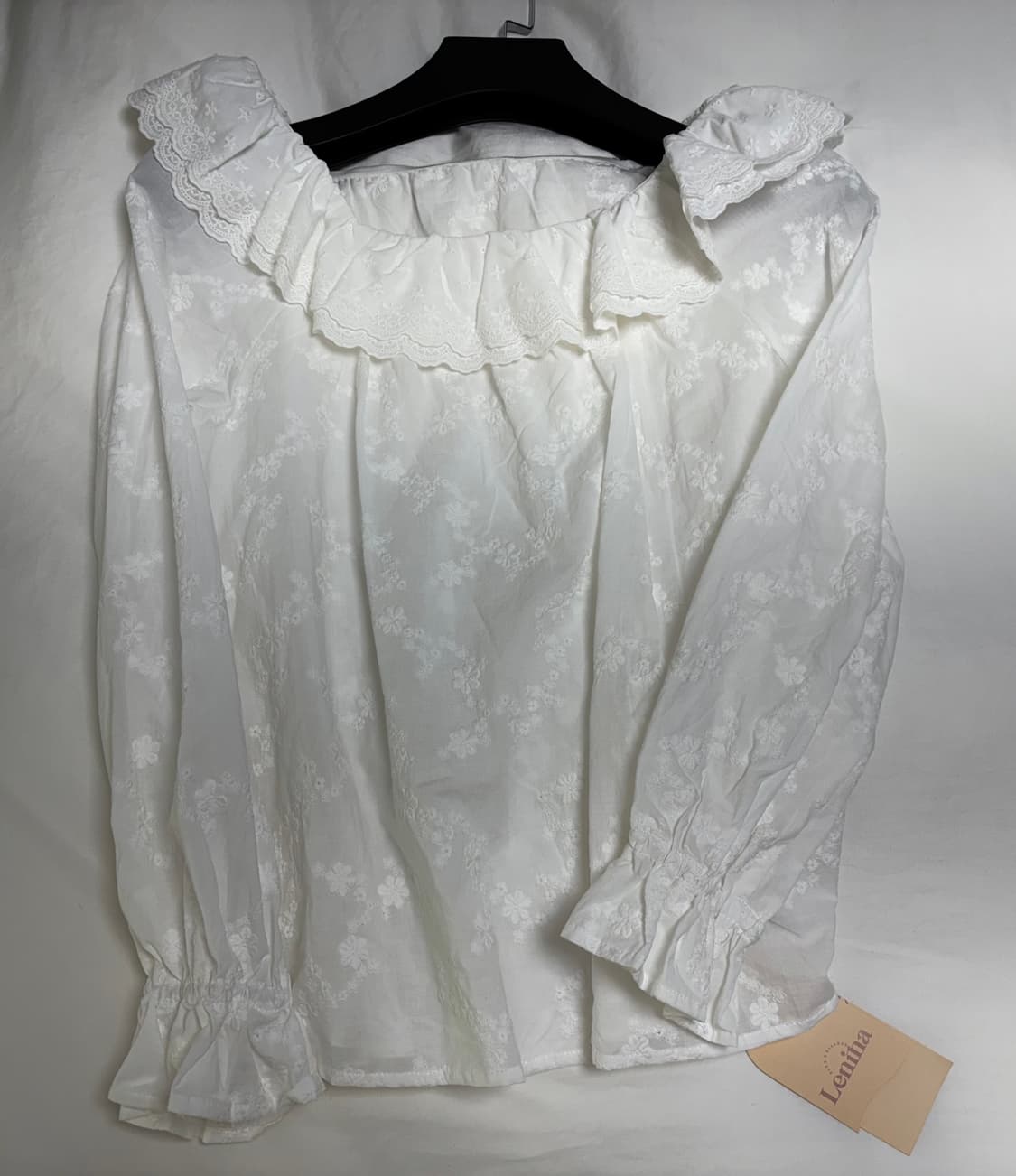 르니나 오프숄더 셔츠 - 화이트 상품이미지3