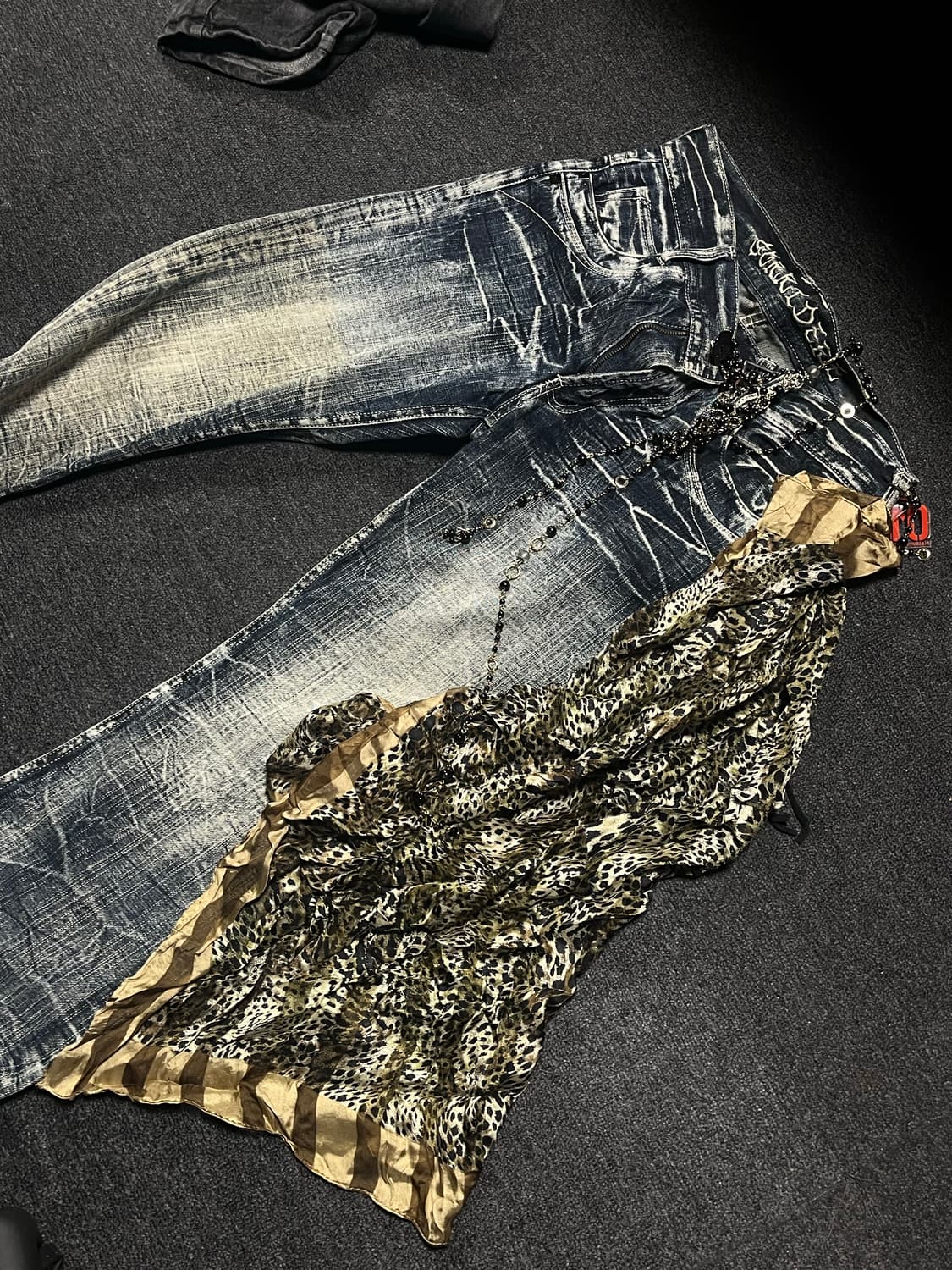 Vintage Leopard silky scarf 상품이미지1