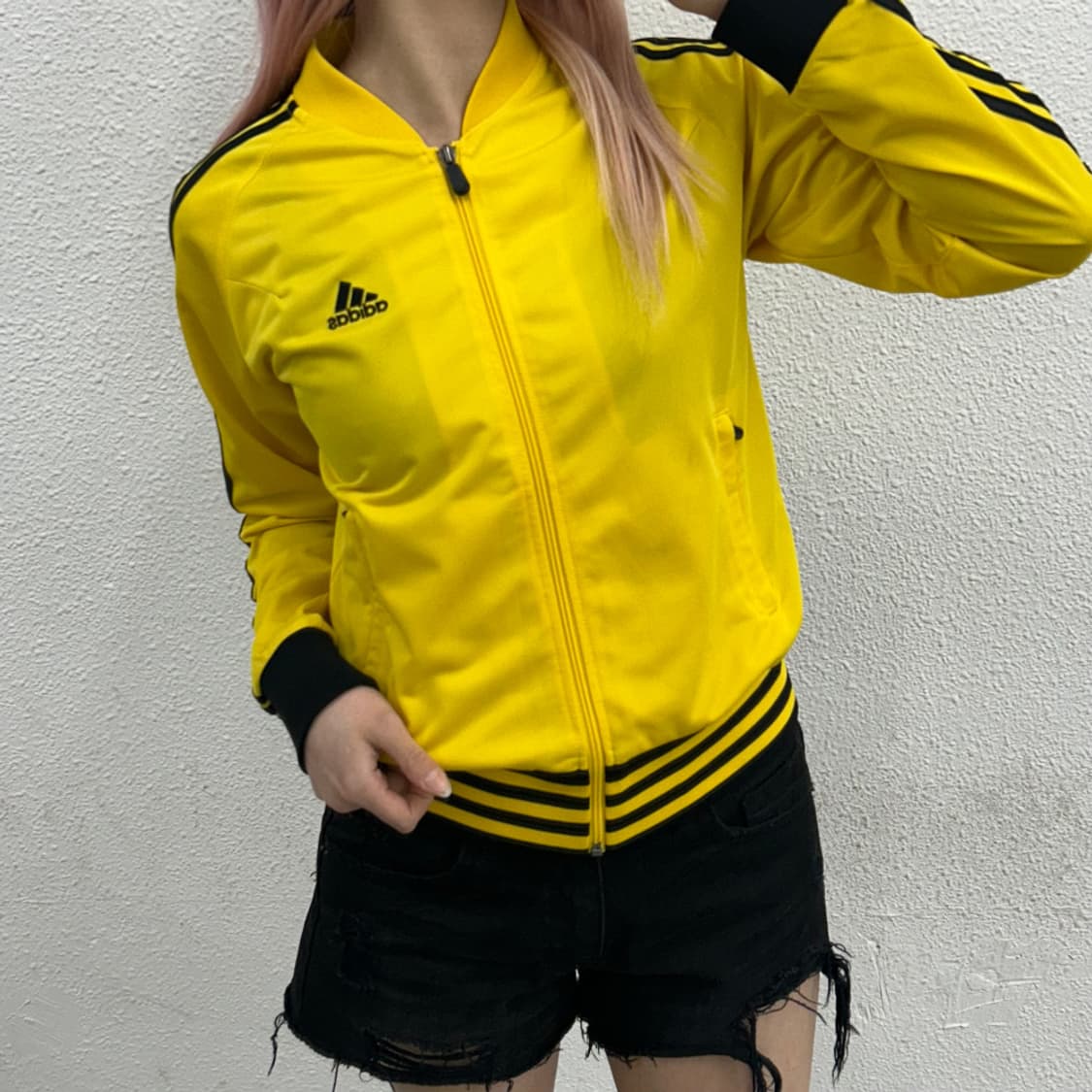 아디다스 에센셜 블랙라인 옐로우 트랙탑 90 상품이미지2