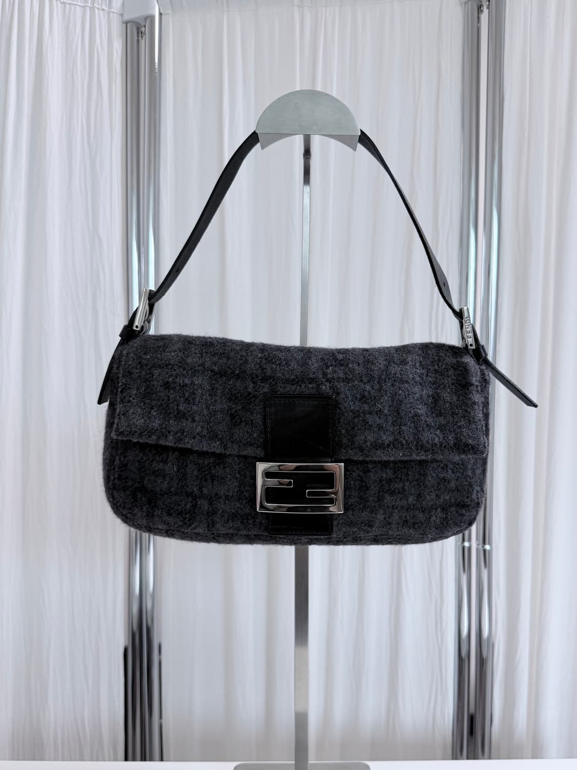 펜디 울 주카 바게트  상품이미지1