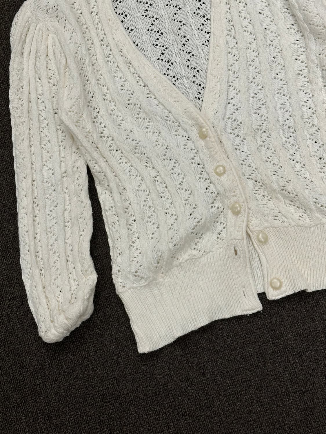 OS)Japanese vintage 여성 아이렛 패턴 v넥 니트 가디건  상품이미지4