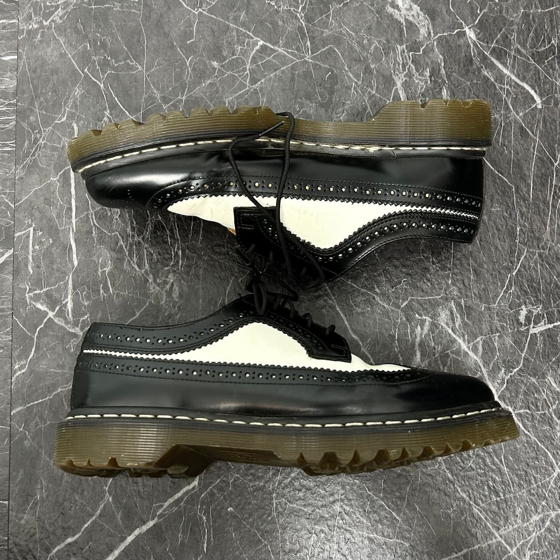 닥터마틴 5홀 미키마우스 윙팁 상품이미지6