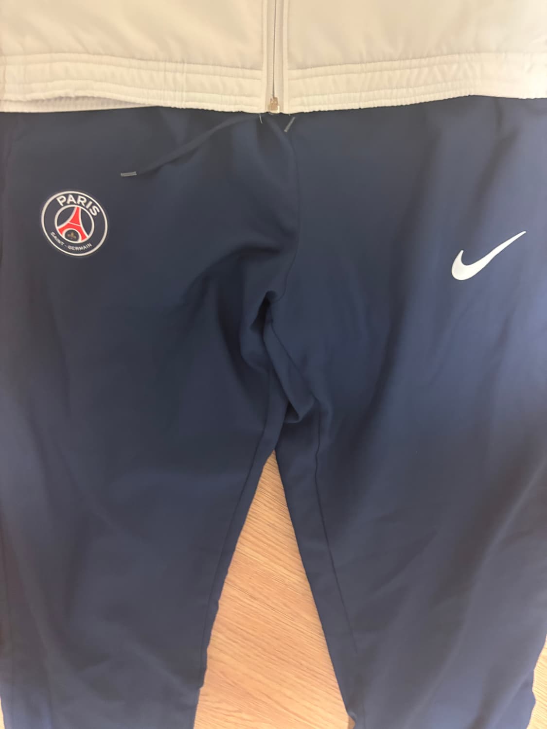 나이키 psg 바람막이 상품이미지3