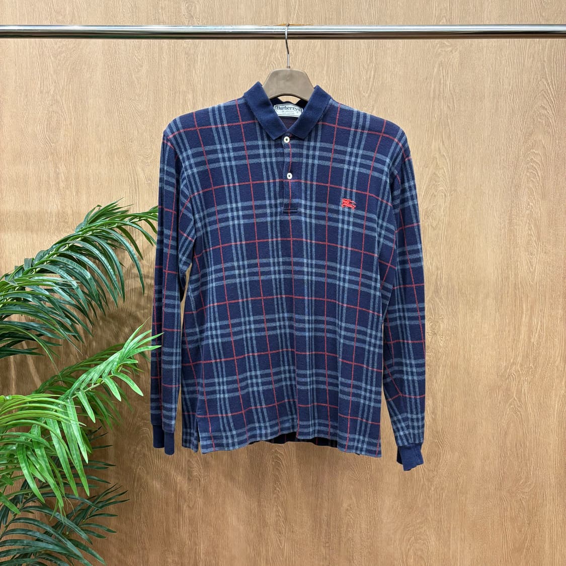 버버리 런던 코튼 PK 긴팔 티셔츠 체크 패턴 로고 자수 디테일 네이비 상품이미지1