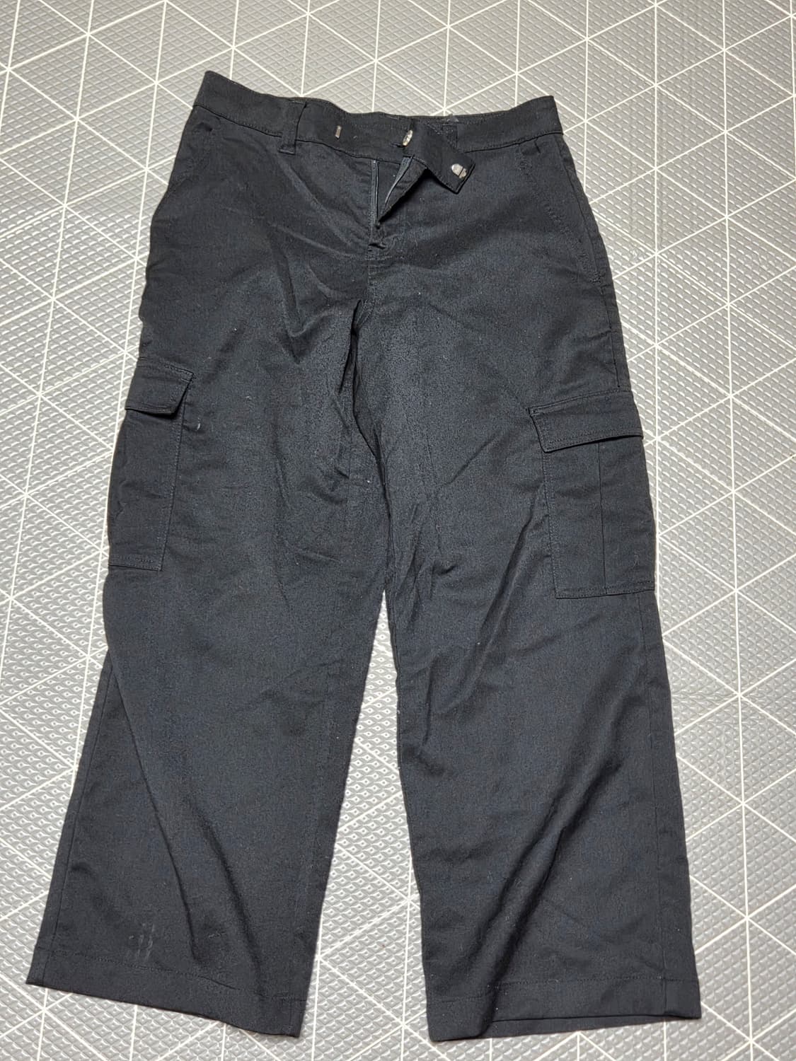 블랙 카고바지
h&m 상품이미지1