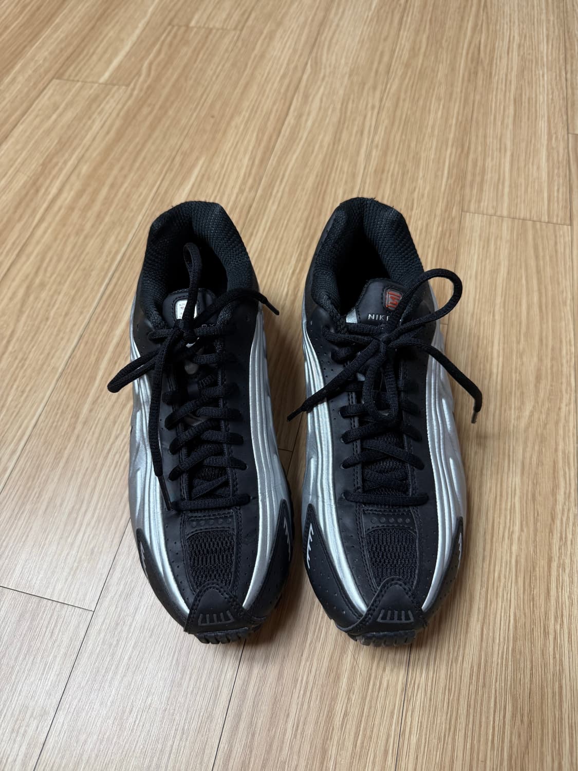 나이키 샥스 r4 메탈릭 실버 레드 245 상품이미지2