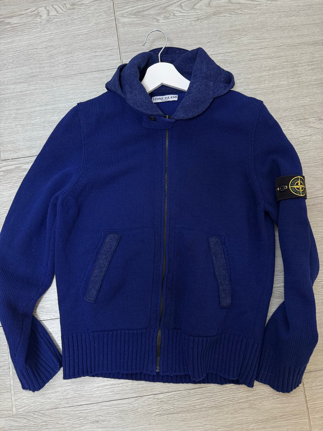 스톤아일랜드 후드 집업 상품이미지3