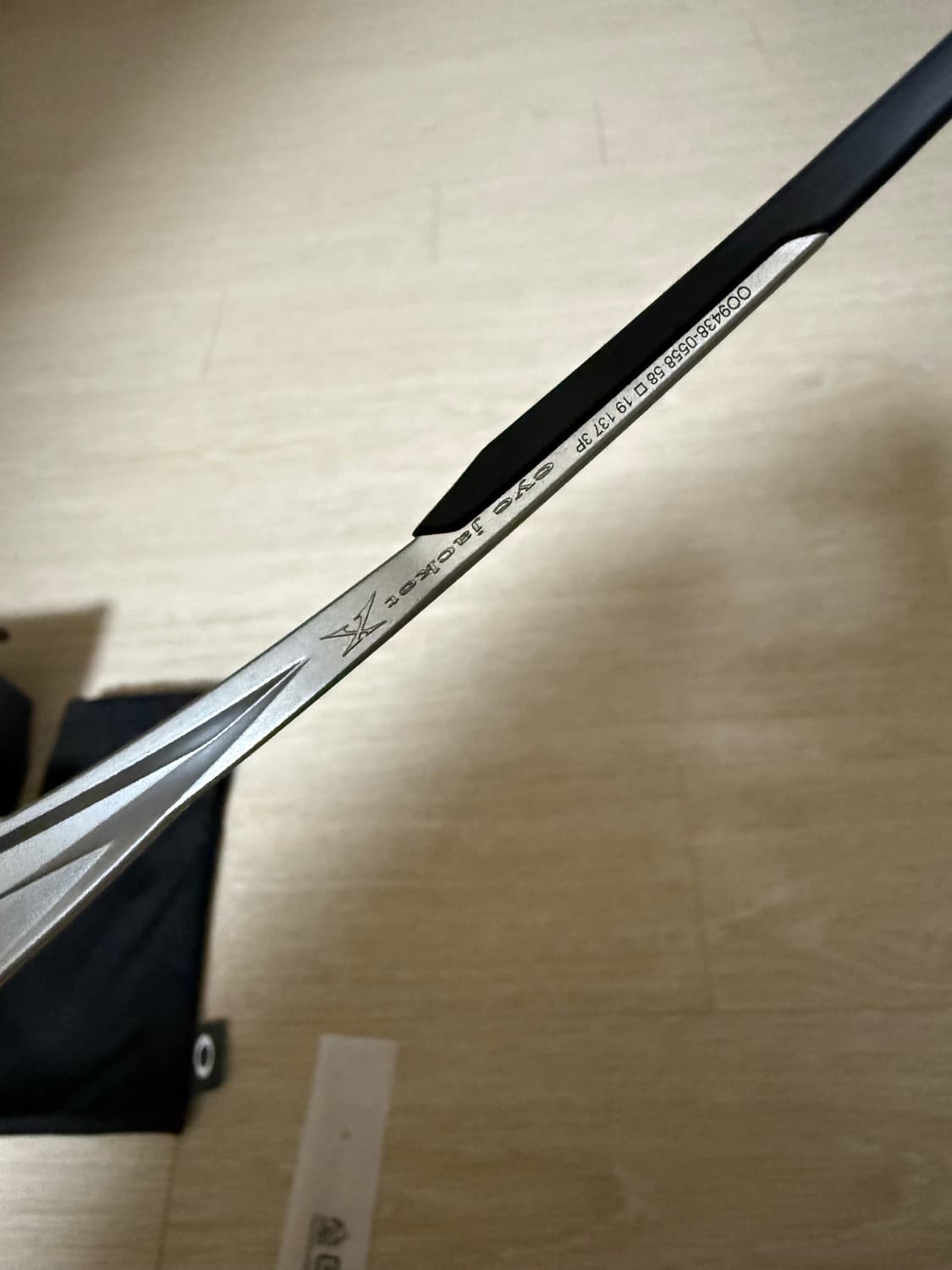 오클리 아이자켓 리덕스 실버 선글라스 OO9438-0558 상품이미지3