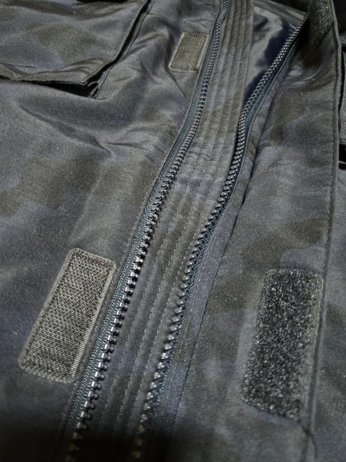 아디다스 남성 카모 에어다운 봄버 패딩(95사이즈) 상품이미지5