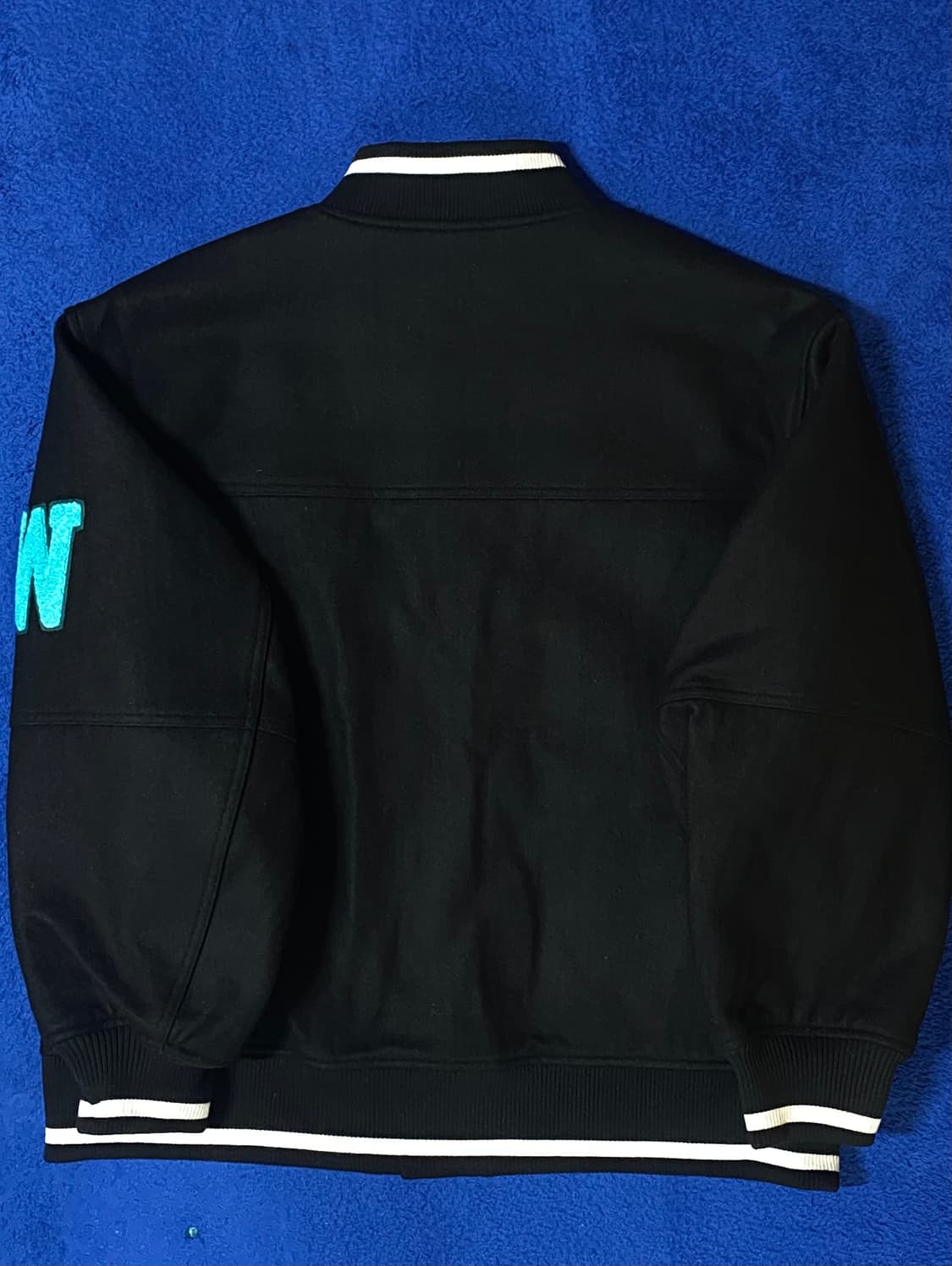 RomanticCrown 로맨틱크라운 아웃폰트 울 바시티 자켓 M 상품이미지5