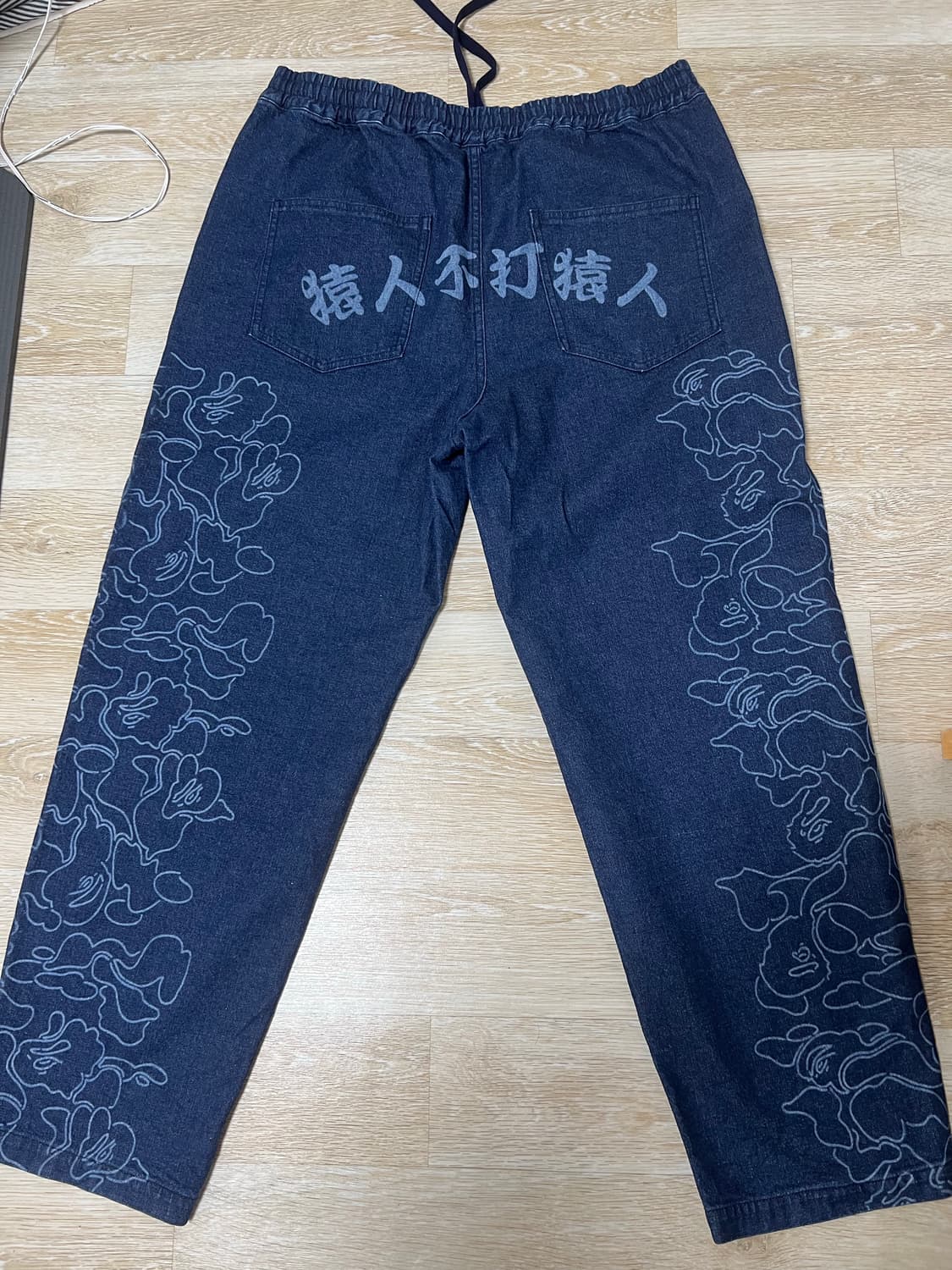 베이프 30주년 한정판 인디고 데님팬츠 L 릴렉스드 핏 상품이미지2