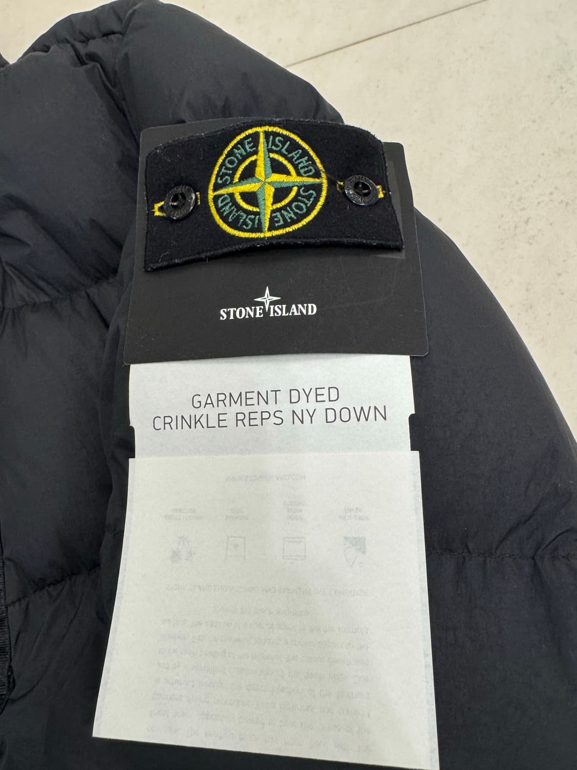 스톤아일랜드 크링클랩스 21FW 논후드 패딩 블랙 상품이미지2