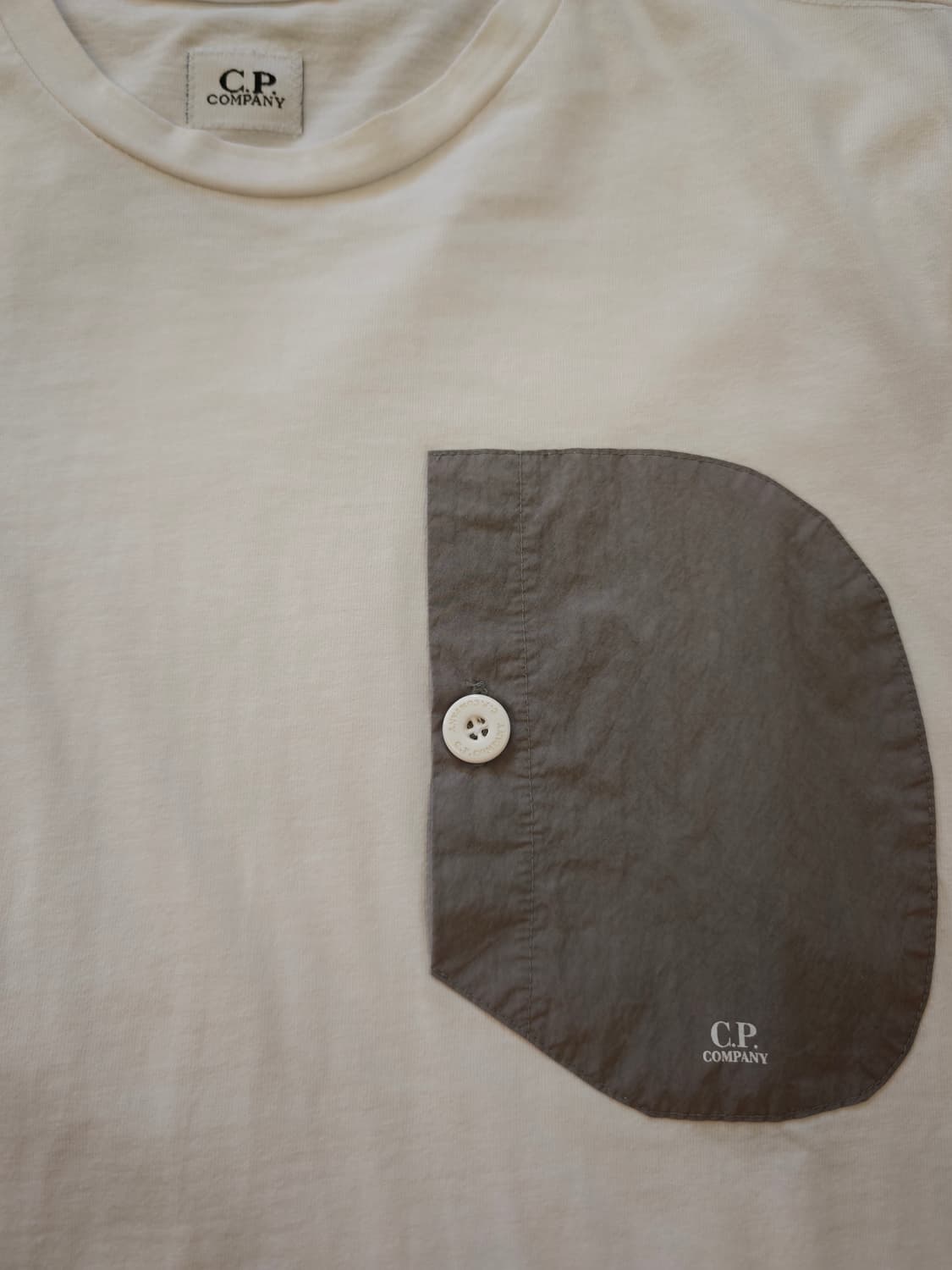 CP 컴퍼니 반팔티 상품이미지2