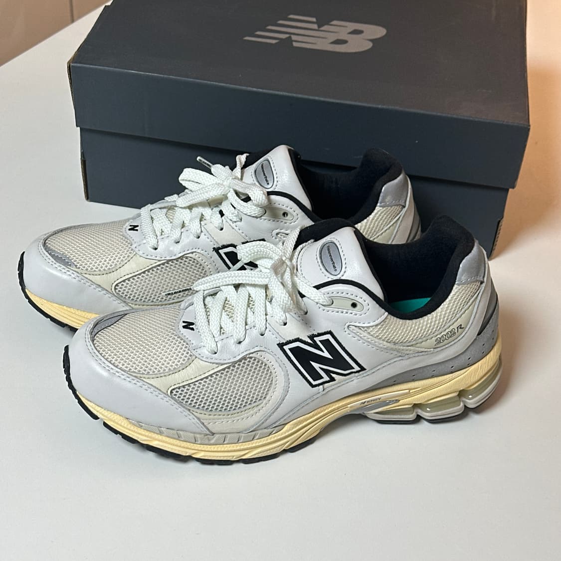 뉴발란스X디네댓 2002R 화이트 280 상품이미지4
