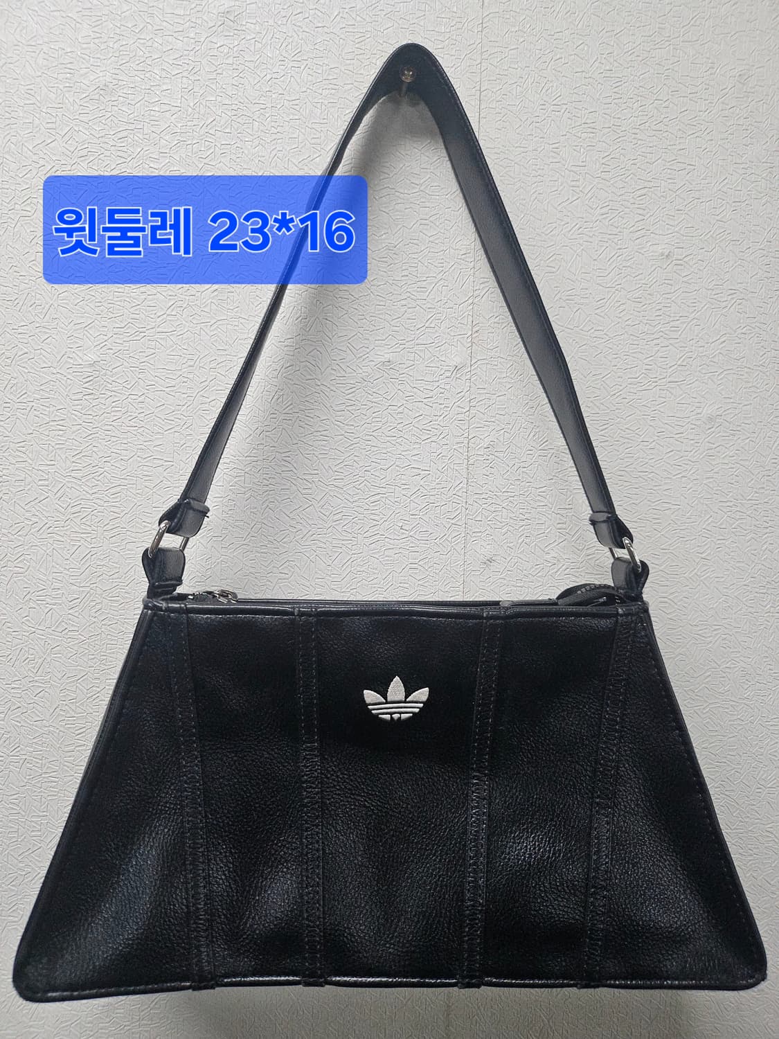 아디다스 블랙 숄더백 상품이미지1